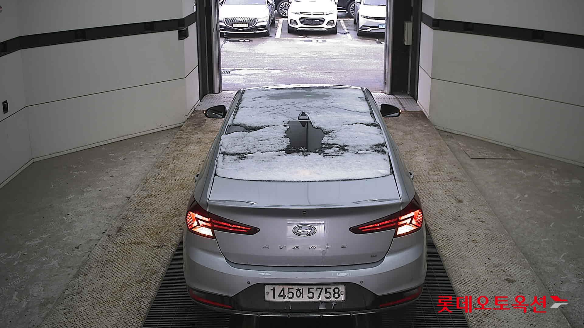 Hyundai Elantra 2020 - Image 17