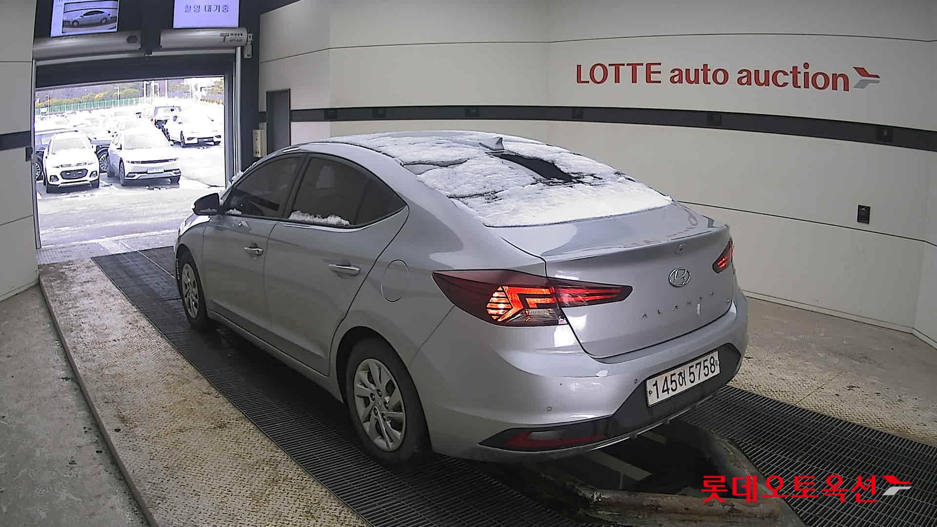 Hyundai Elantra 2020 - Image 4