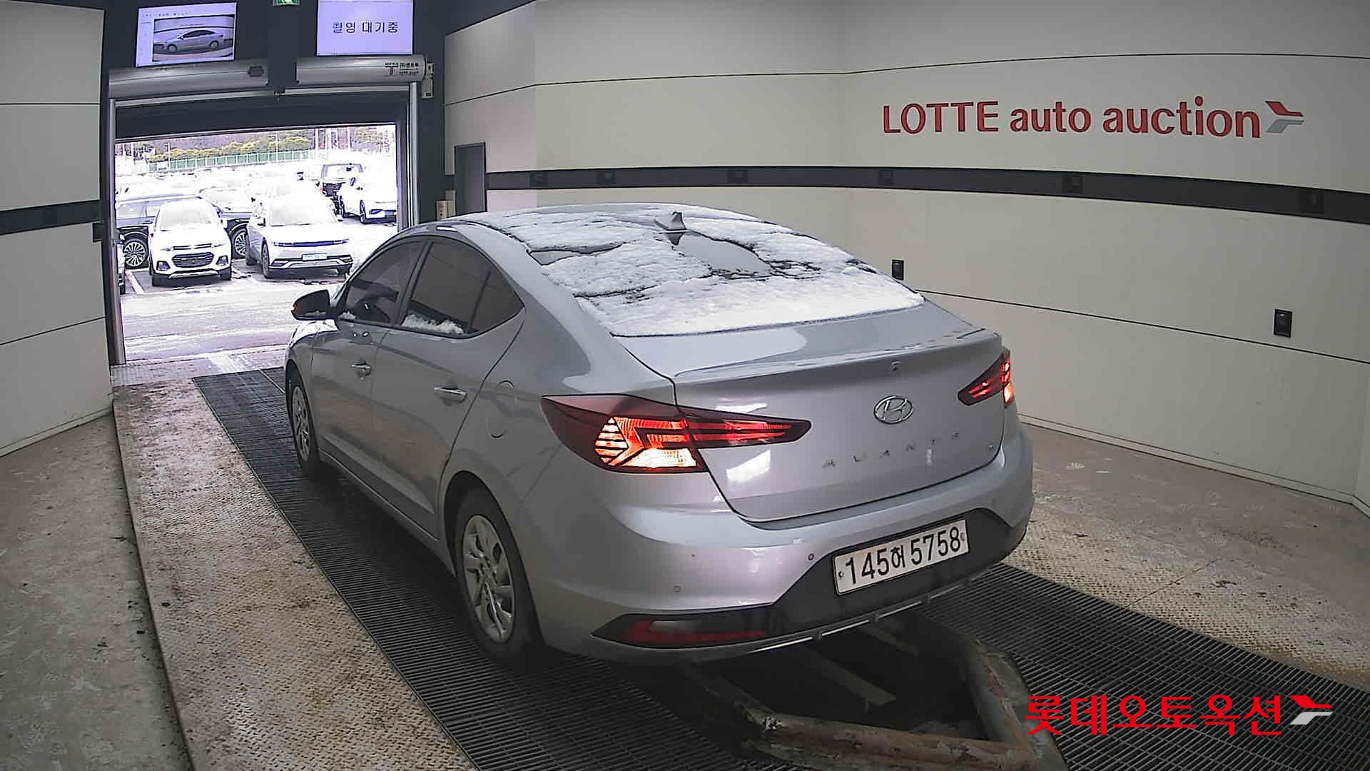Hyundai Elantra 2020 - Image 16