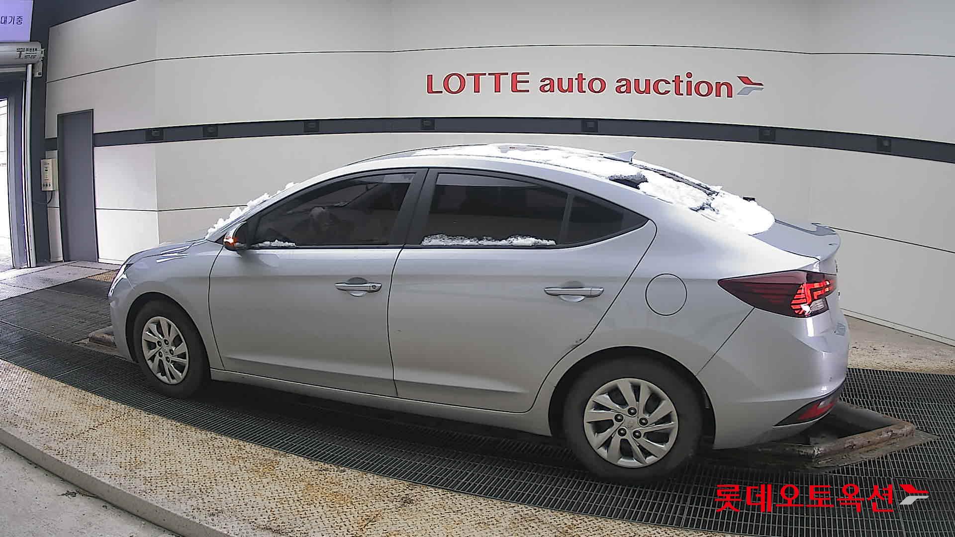 Hyundai Elantra 2020 - Image 14