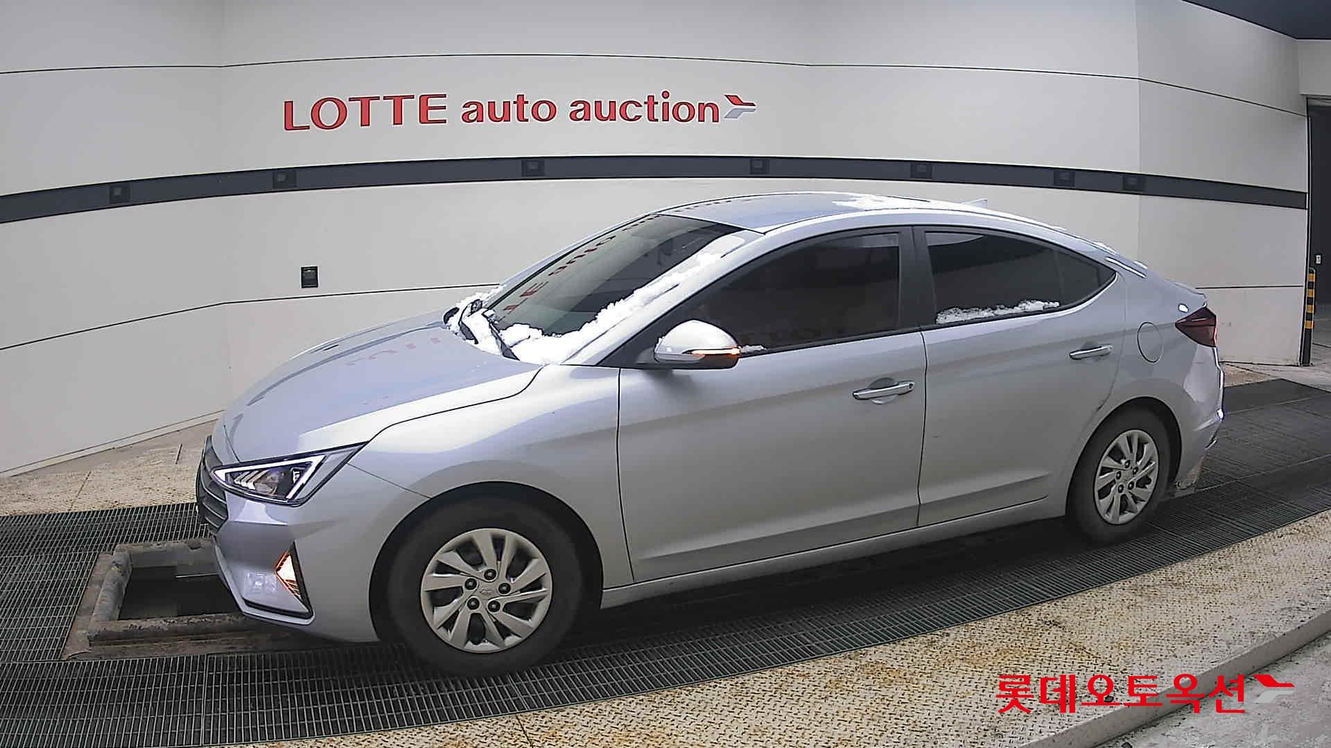 Hyundai Elantra 2020 - Image 12
