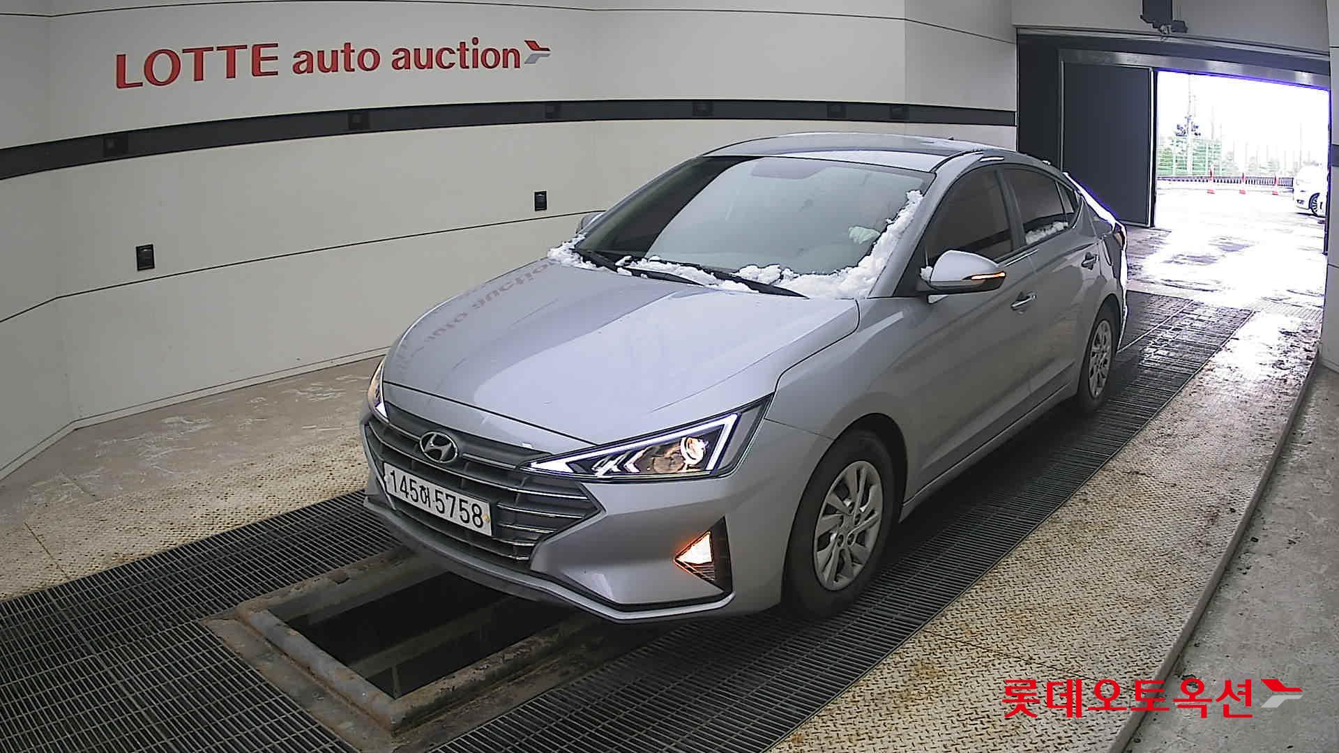 Hyundai Elantra 2020 - Image 3
