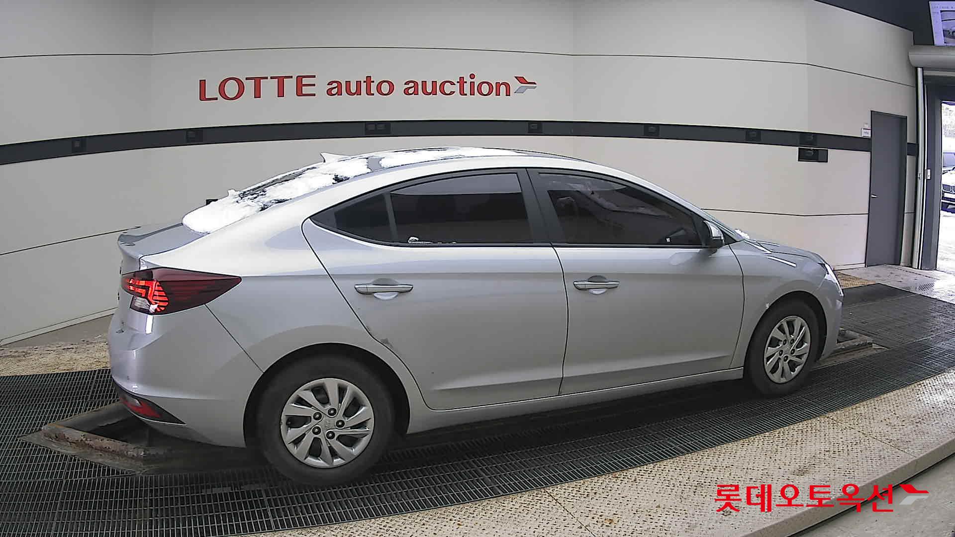 Hyundai Elantra 2020 - Image 20