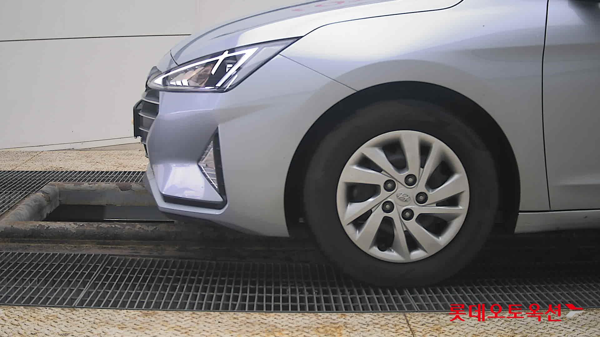 Hyundai Elantra 2020 - Image 25