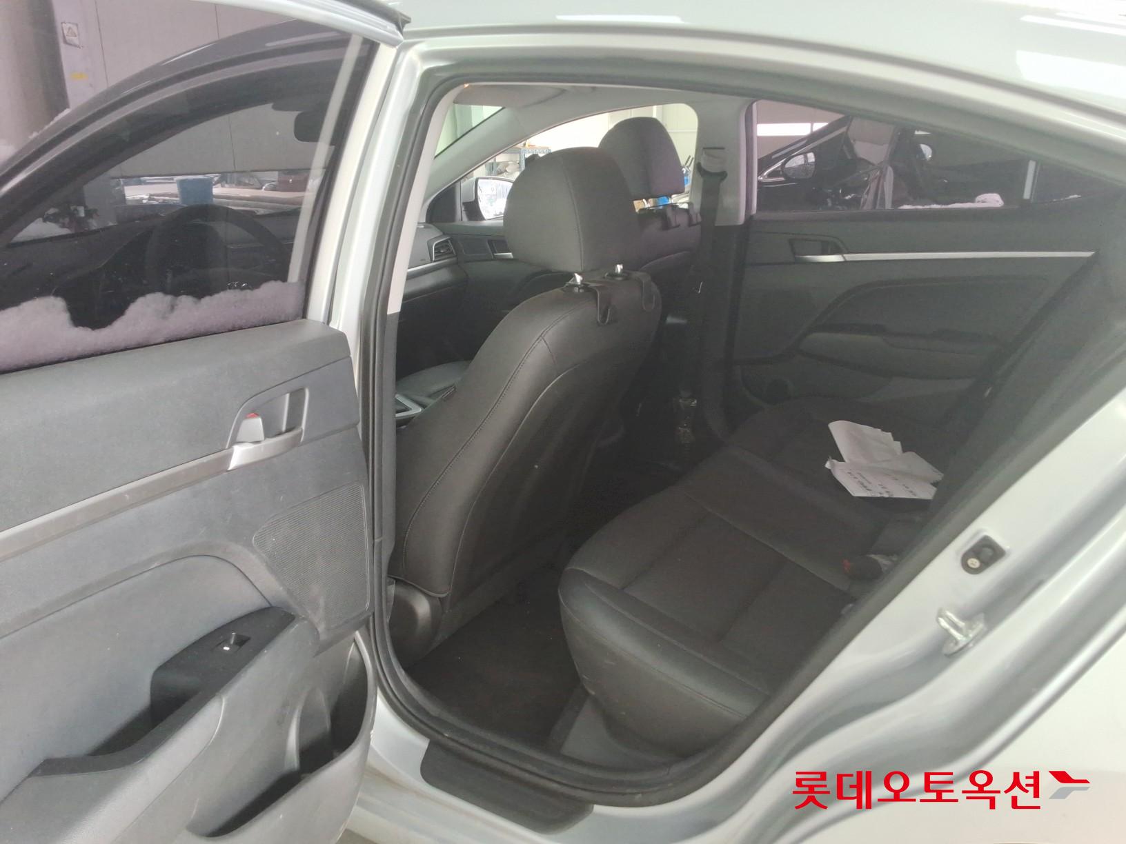 Hyundai Elantra 2020 - Image 36