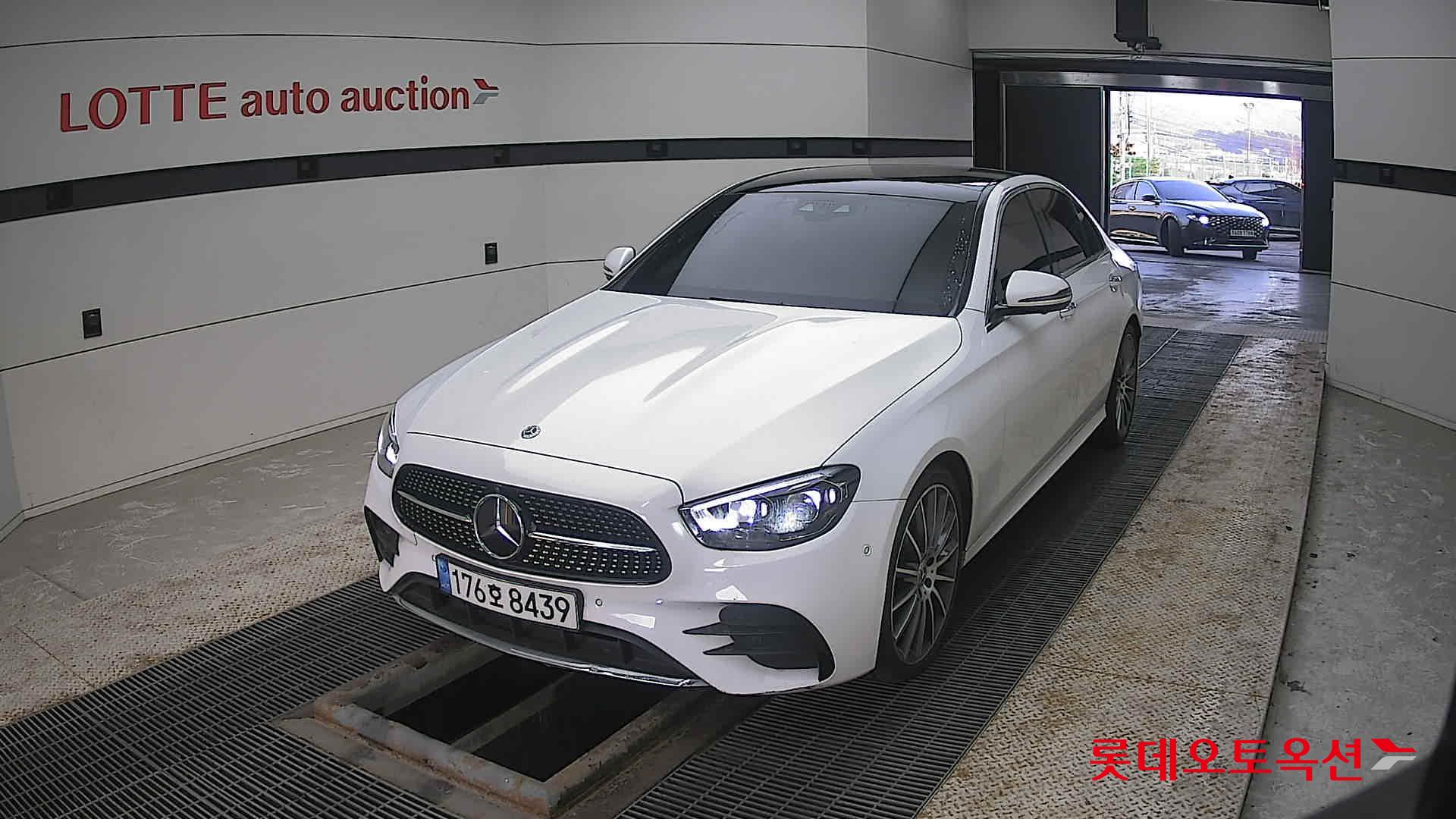 2022 - Mercedes-Benz E350