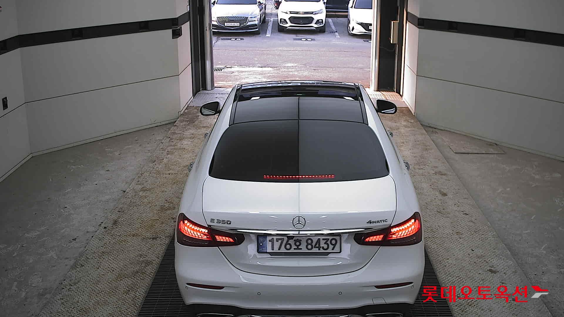 2022 - Mercedes-Benz E350