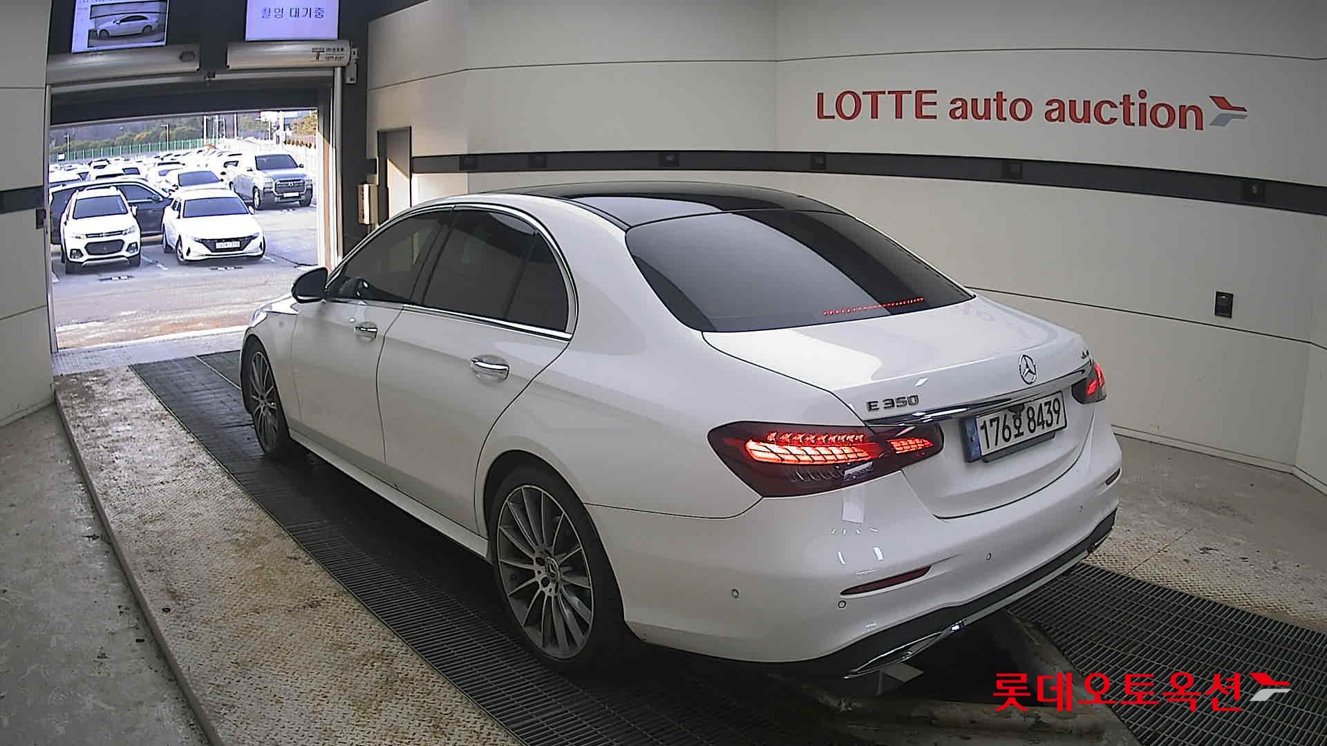 2022 - Mercedes-Benz E350