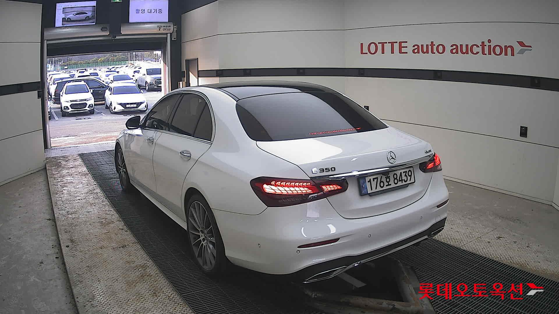 2022 - Mercedes-Benz E350