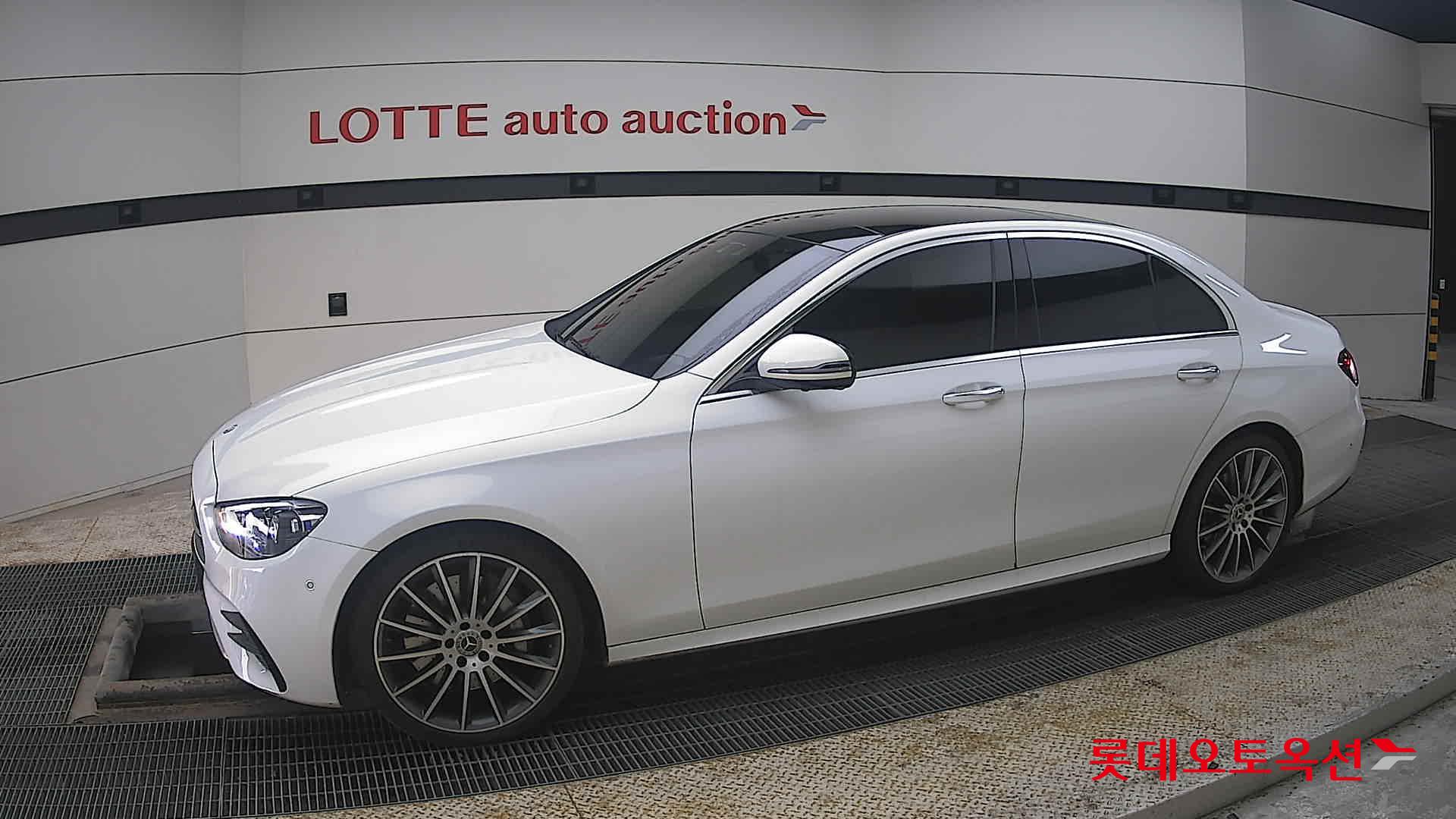 2022 - Mercedes-Benz E350