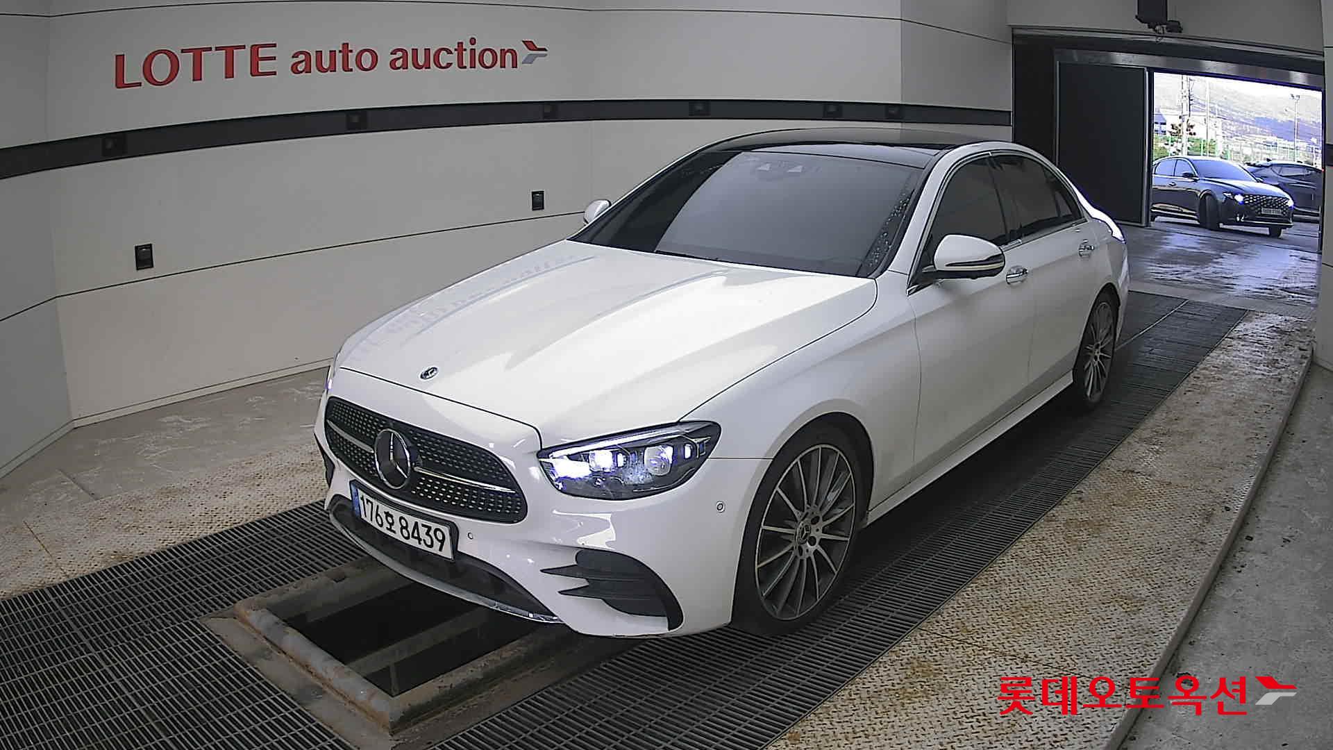 2022 - Mercedes-Benz E350