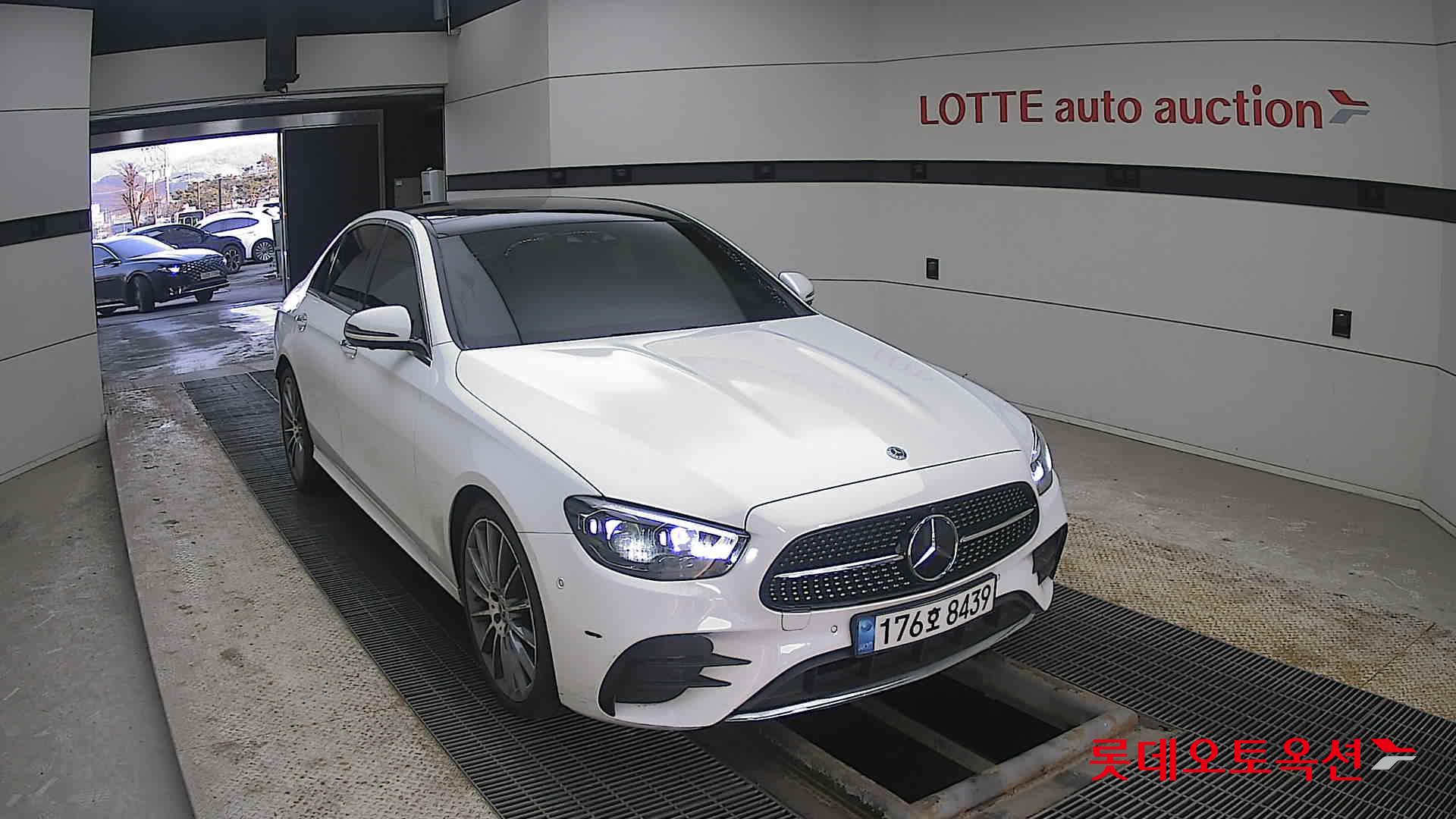 2022 - Mercedes-Benz E350