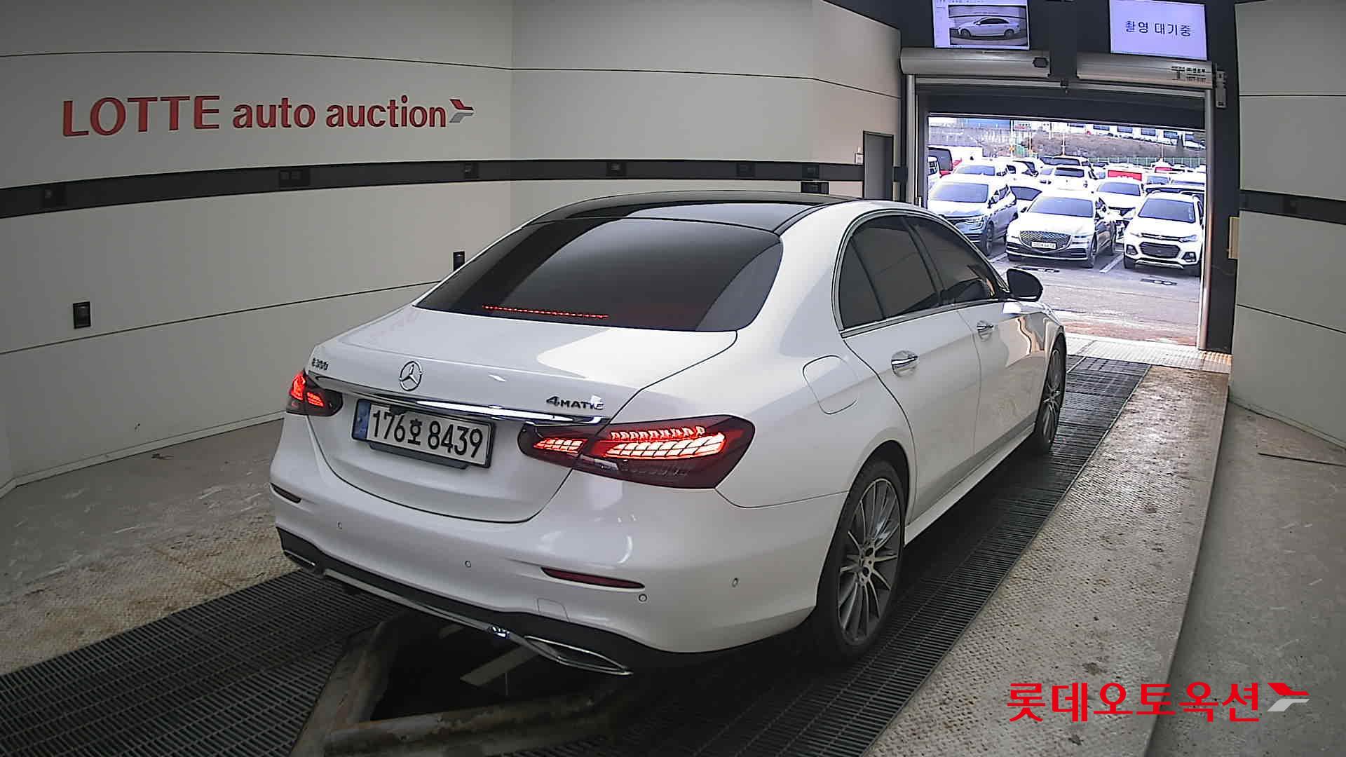 2022 - Mercedes-Benz E350