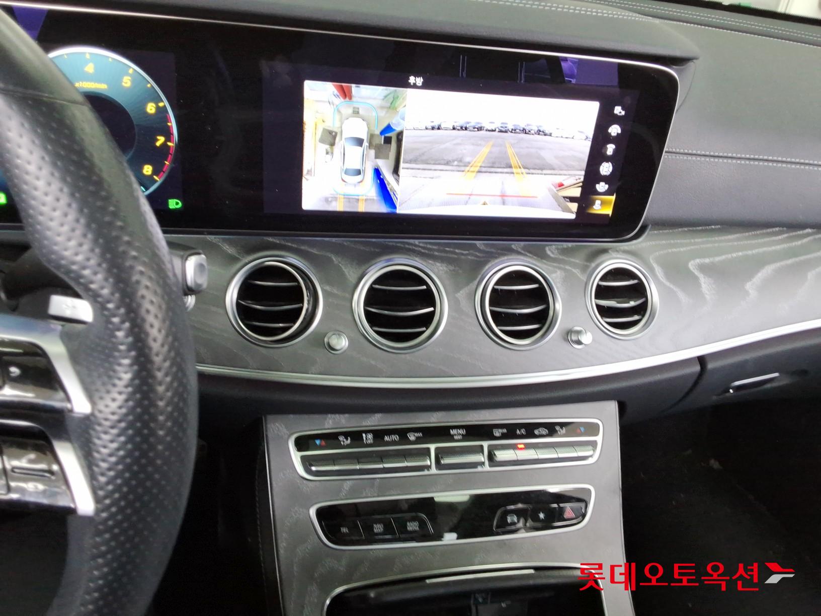 2022 - Mercedes-Benz E350