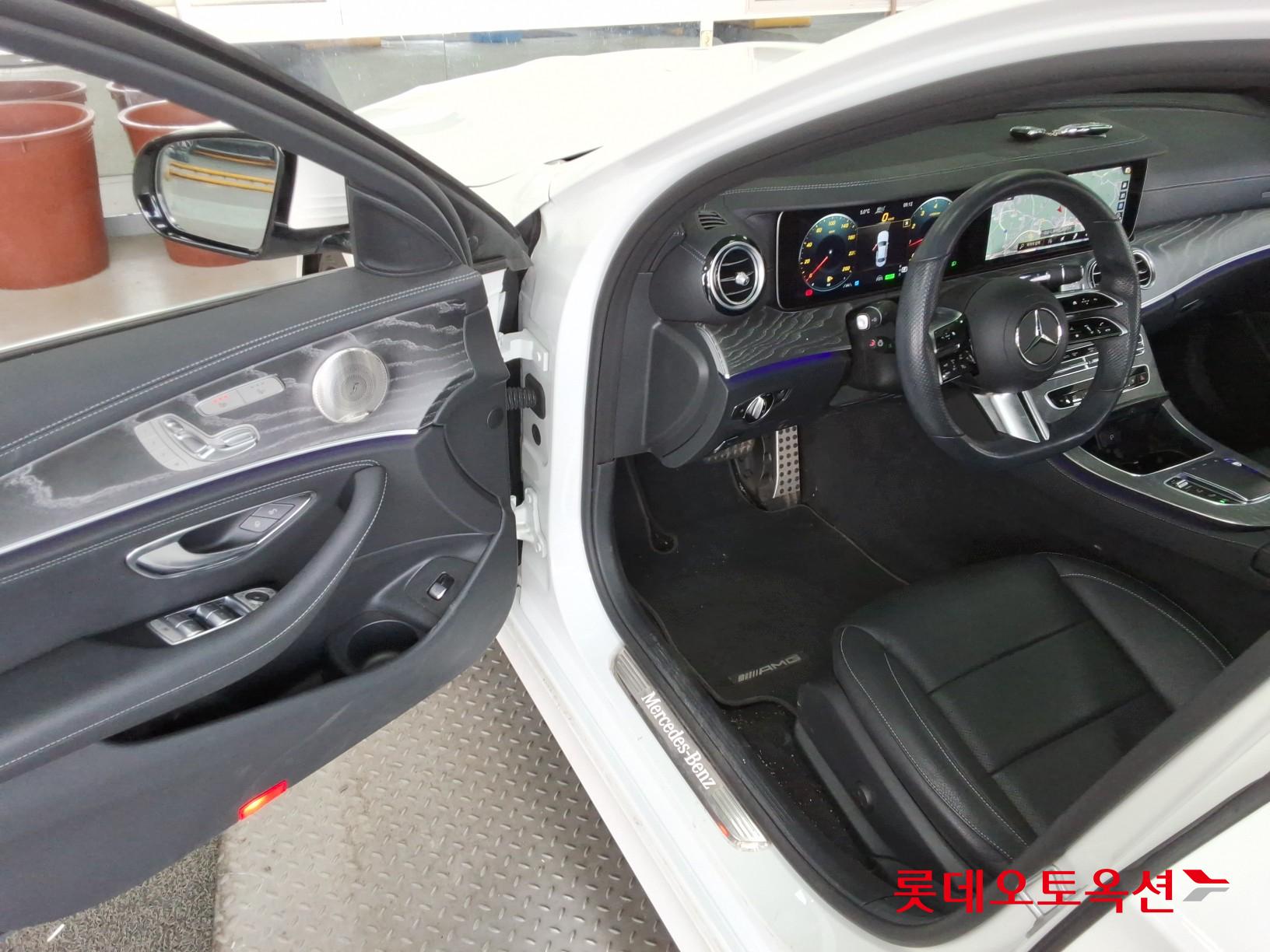 2022 - Mercedes-Benz E350