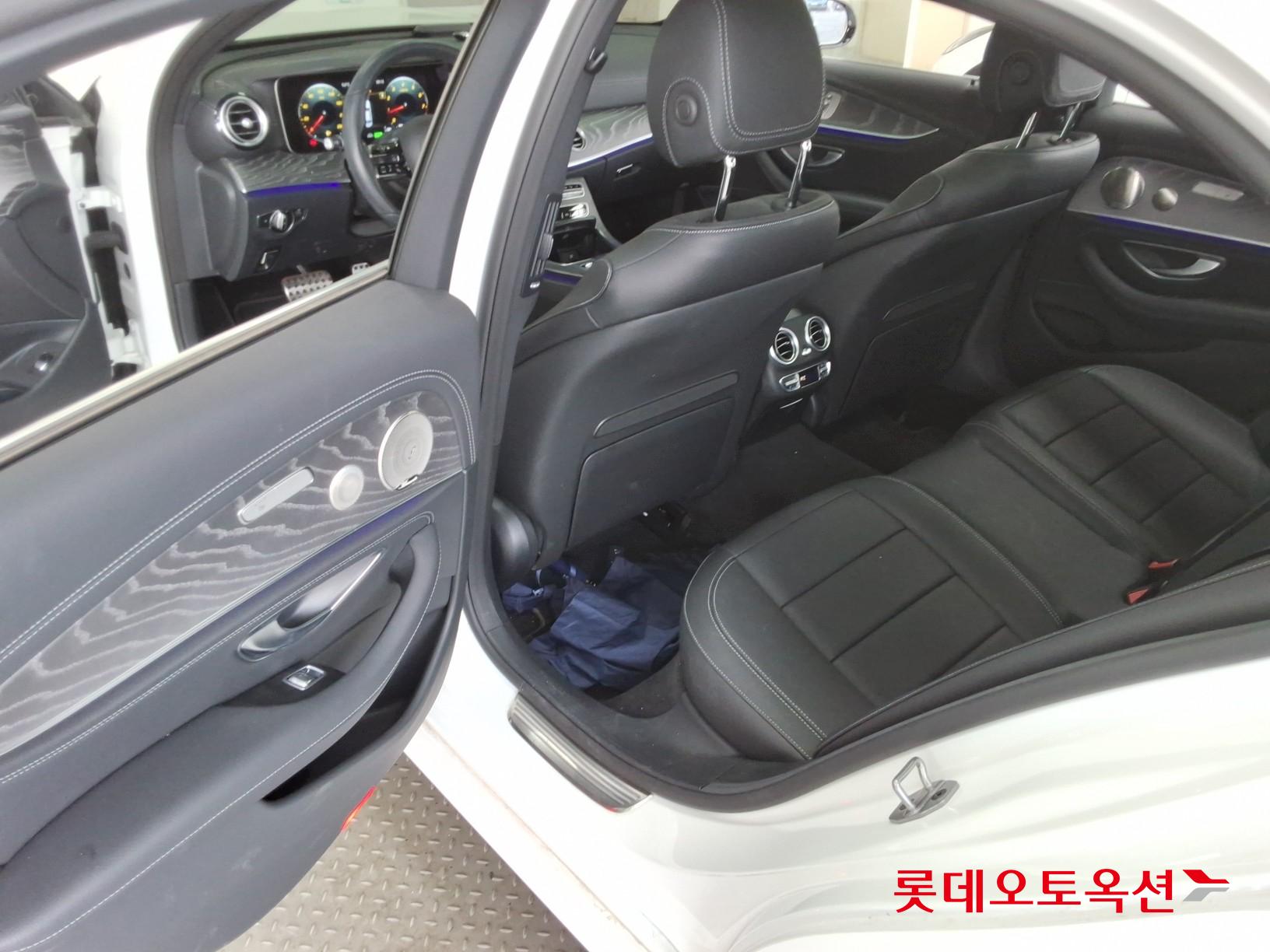 2022 - Mercedes-Benz E350