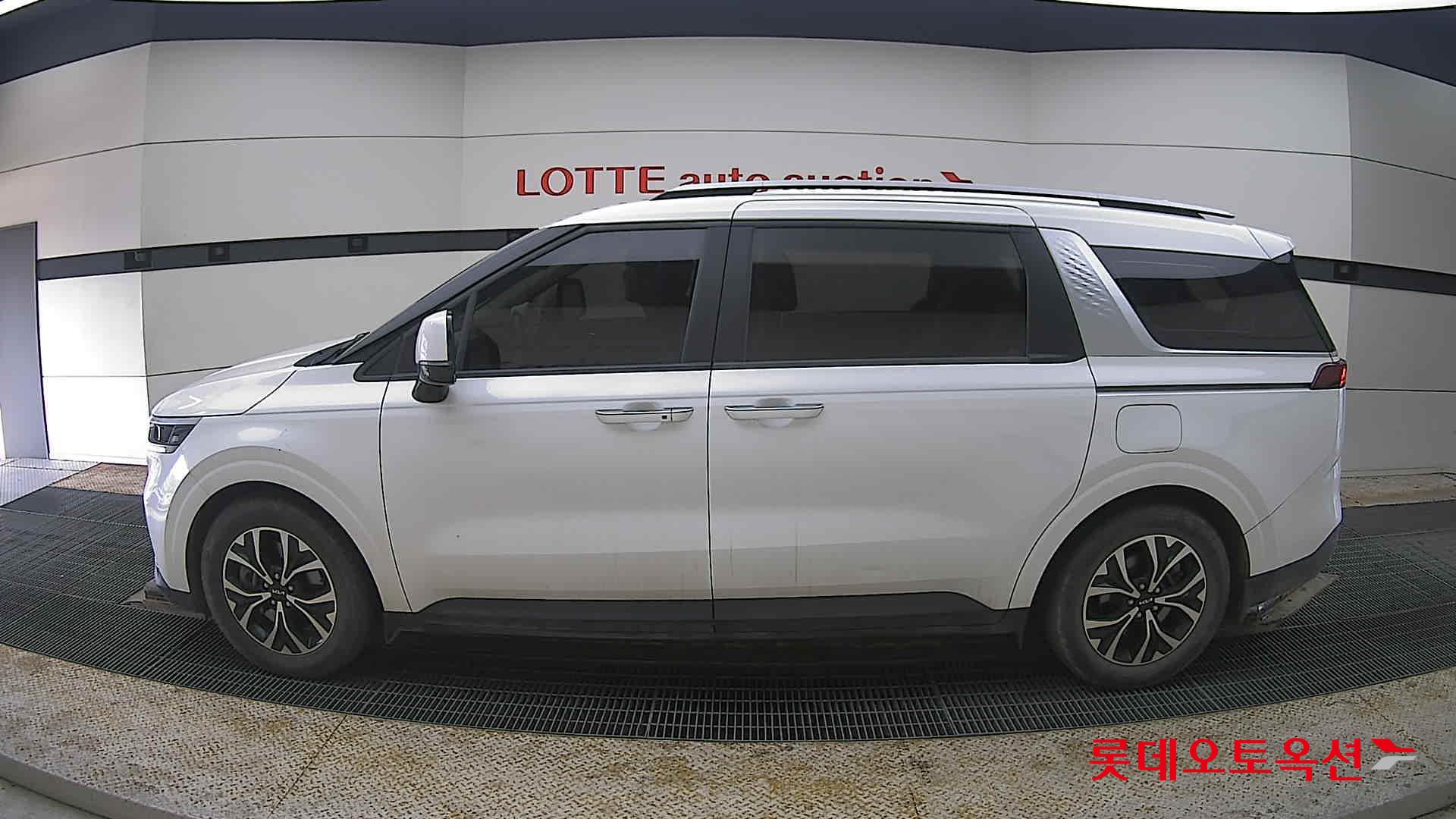 Kia Carnival 2023 - Image 13