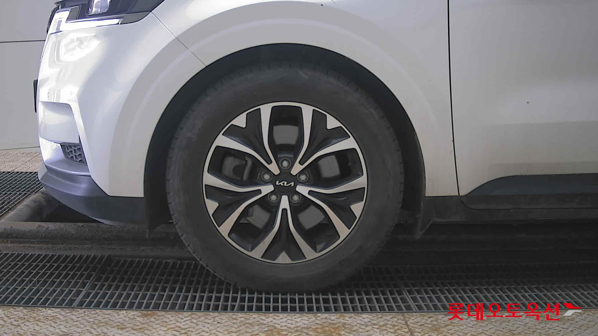 Kia Carnival 2023 - Image 25