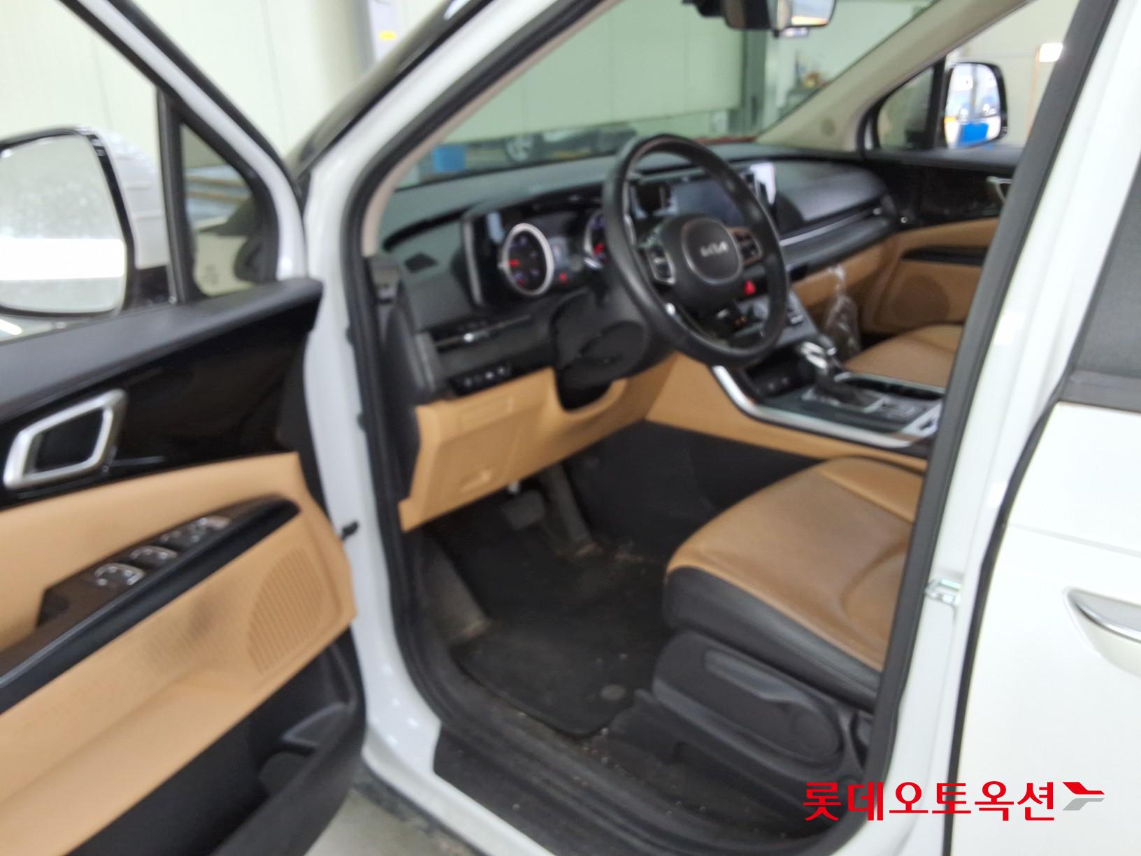 Kia Carnival 2023 - Image 35