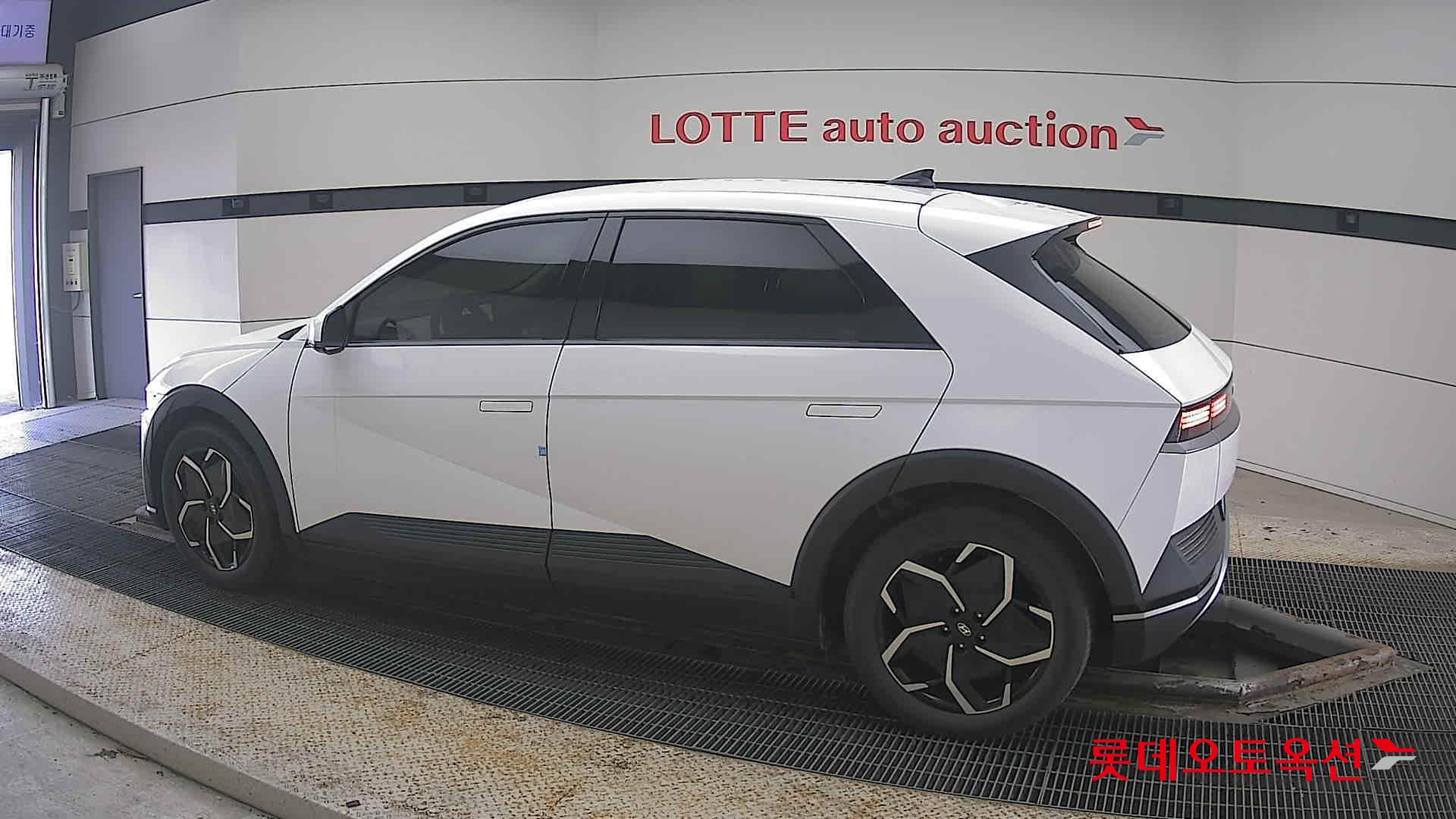 هيونداي أيونيك 5 2022 - صورة 14