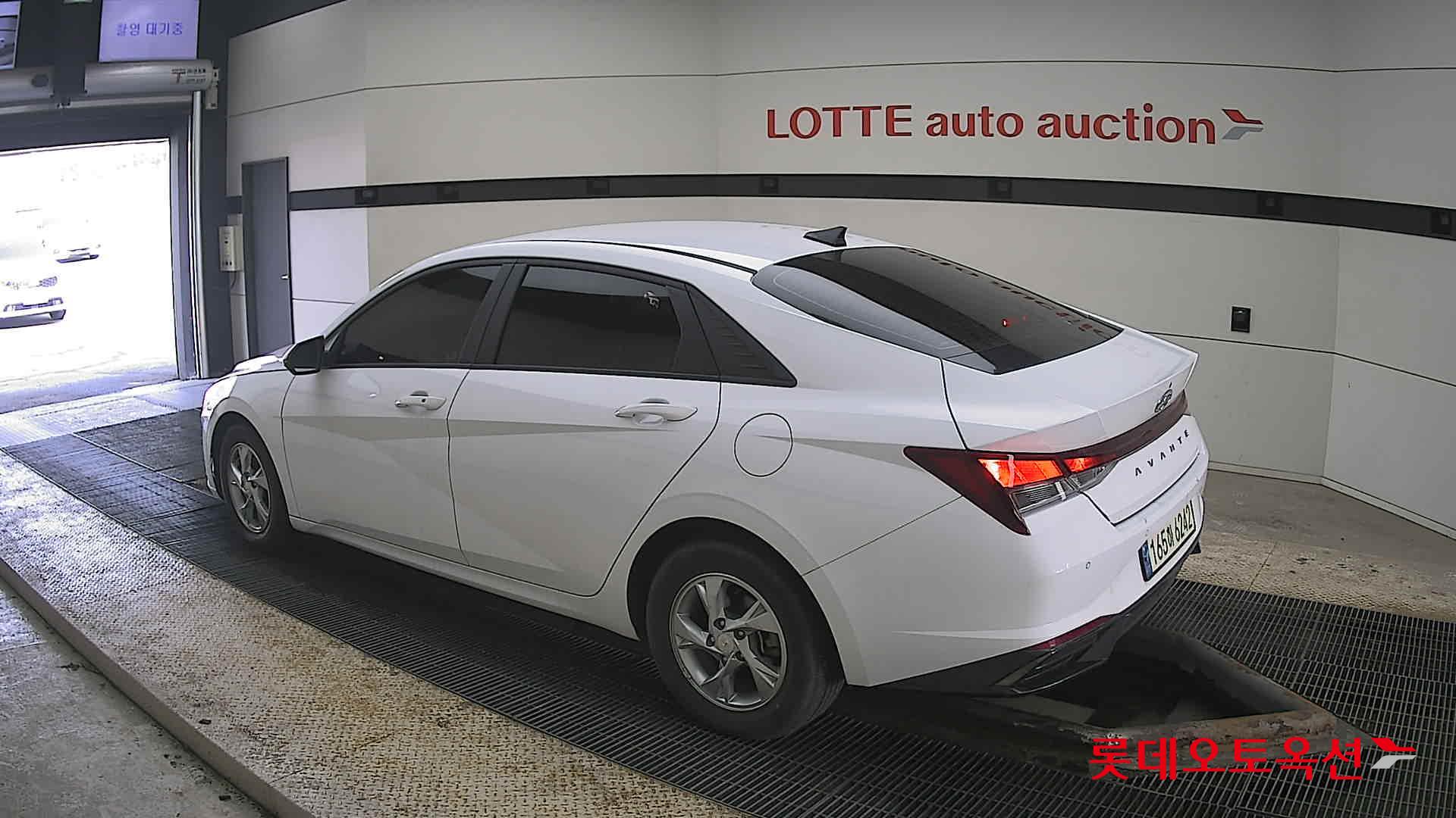 Hyundai Elantra 2022 - Image 15