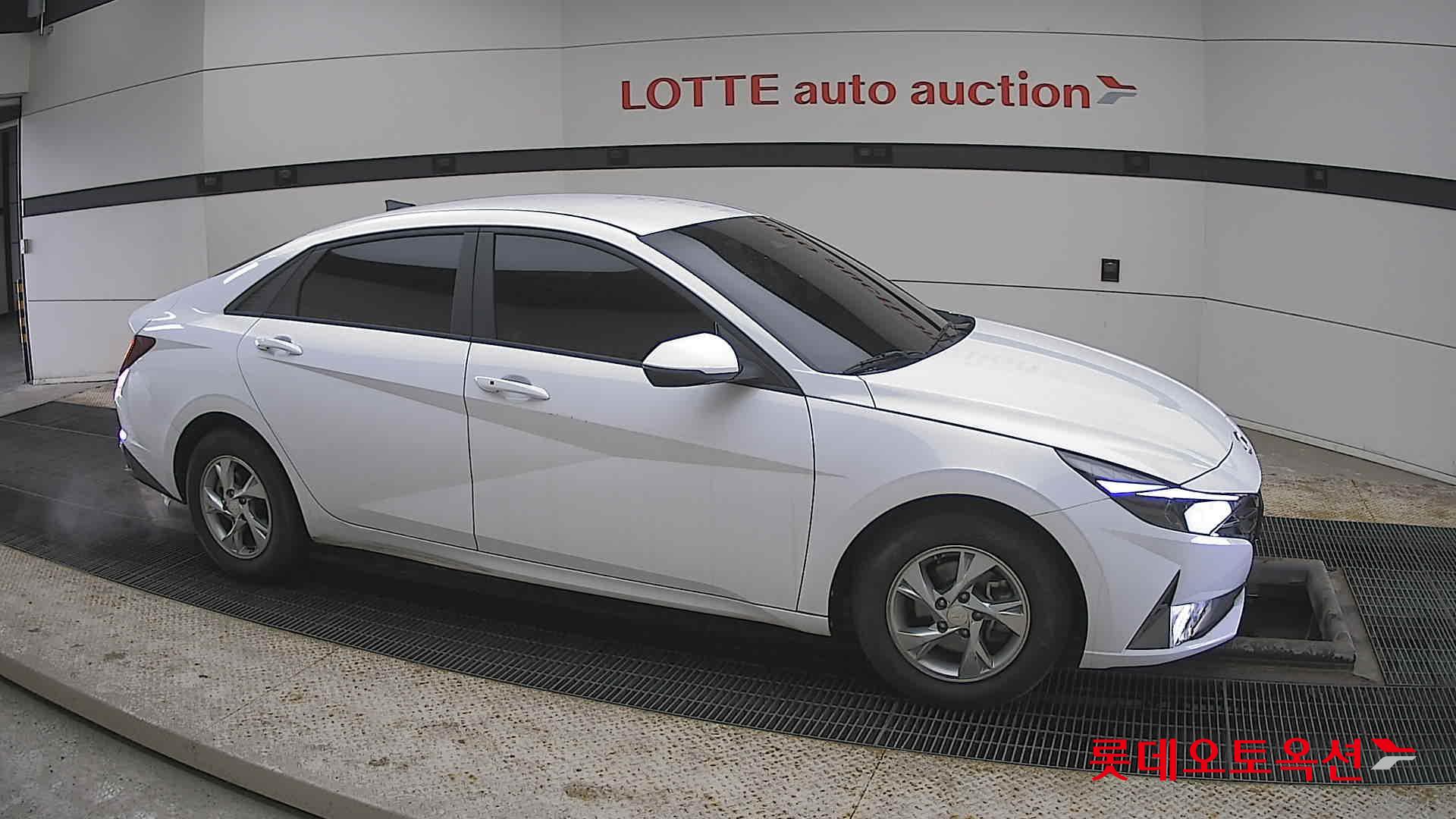 Hyundai Elantra 2022 - Image 22