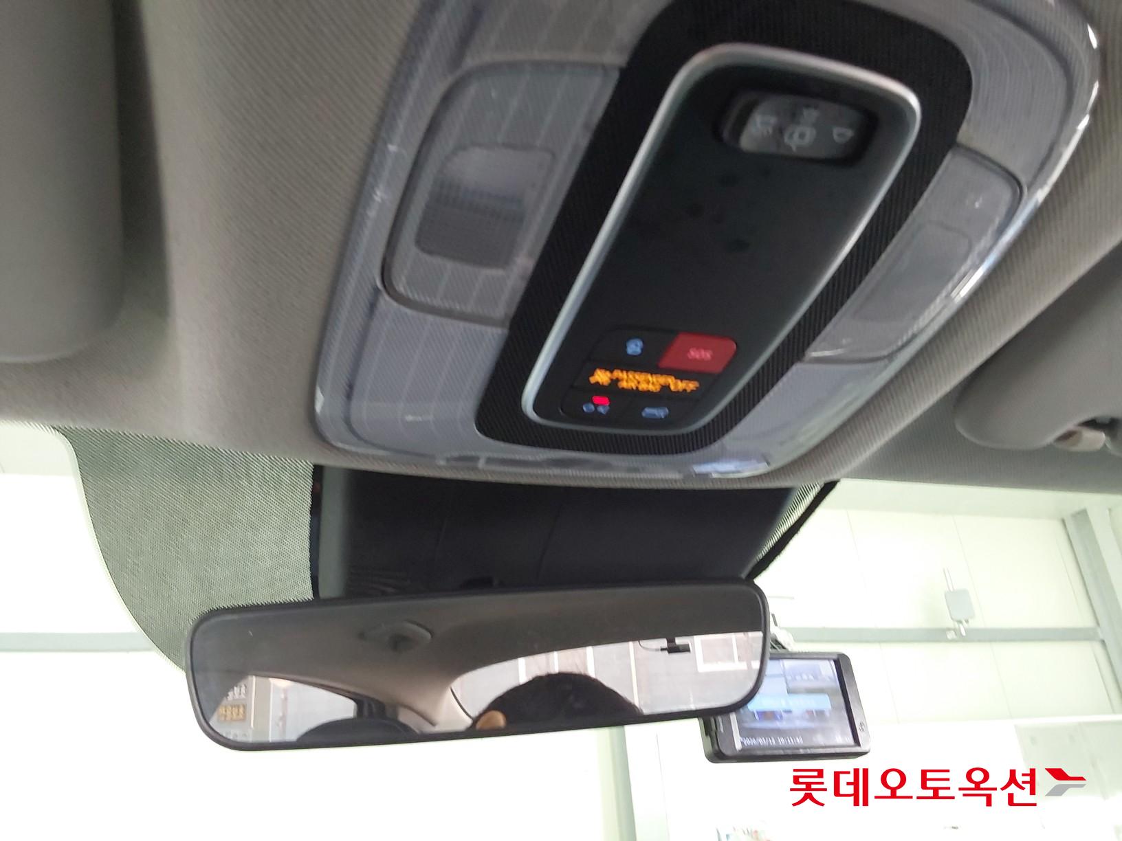 Hyundai Elantra 2022 - Image 32