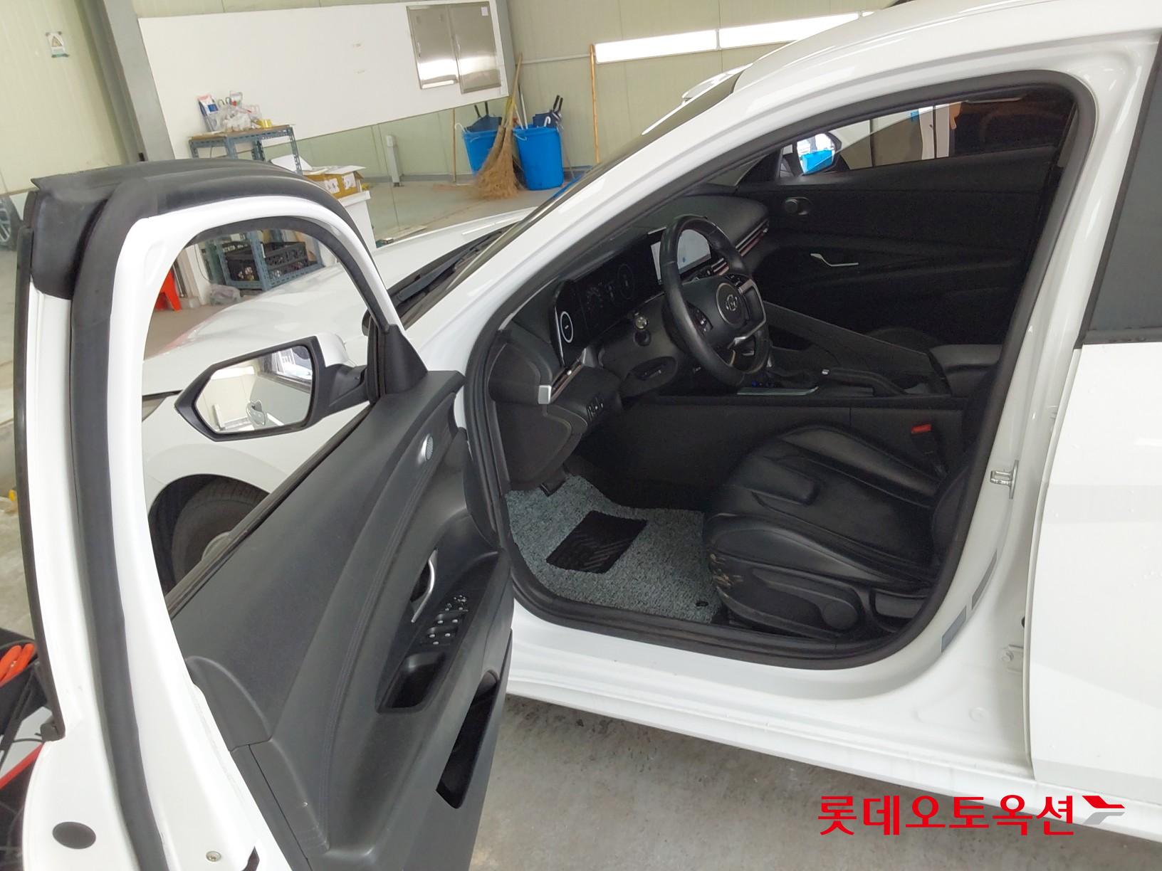 Hyundai Elantra 2022 - Image 37