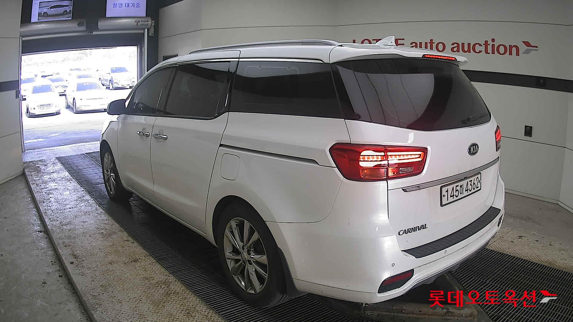 Kia New Carnival 2020 - Image 4