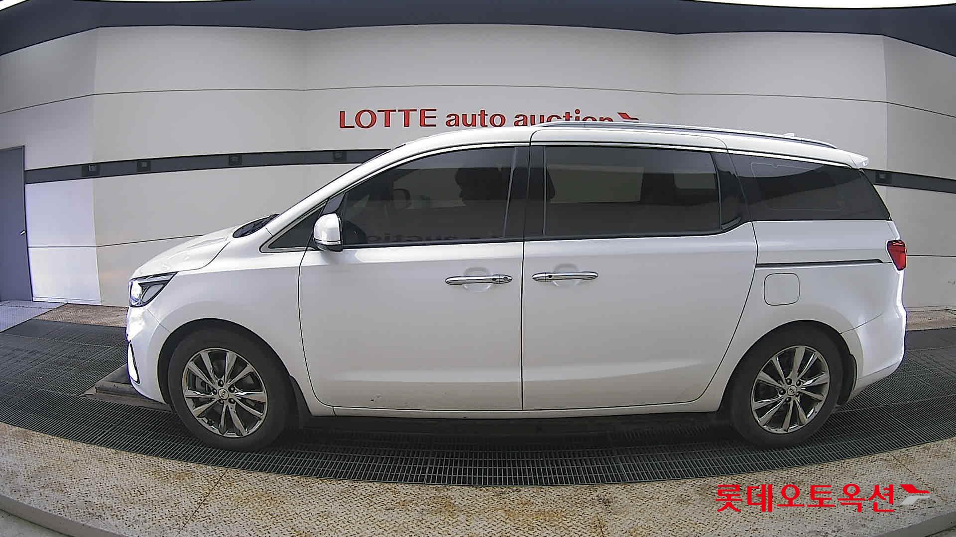 Kia New Carnival 2020 - Image 13