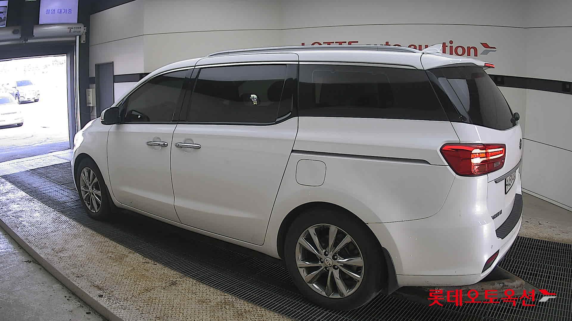 Kia New Carnival 2020 - Image 15