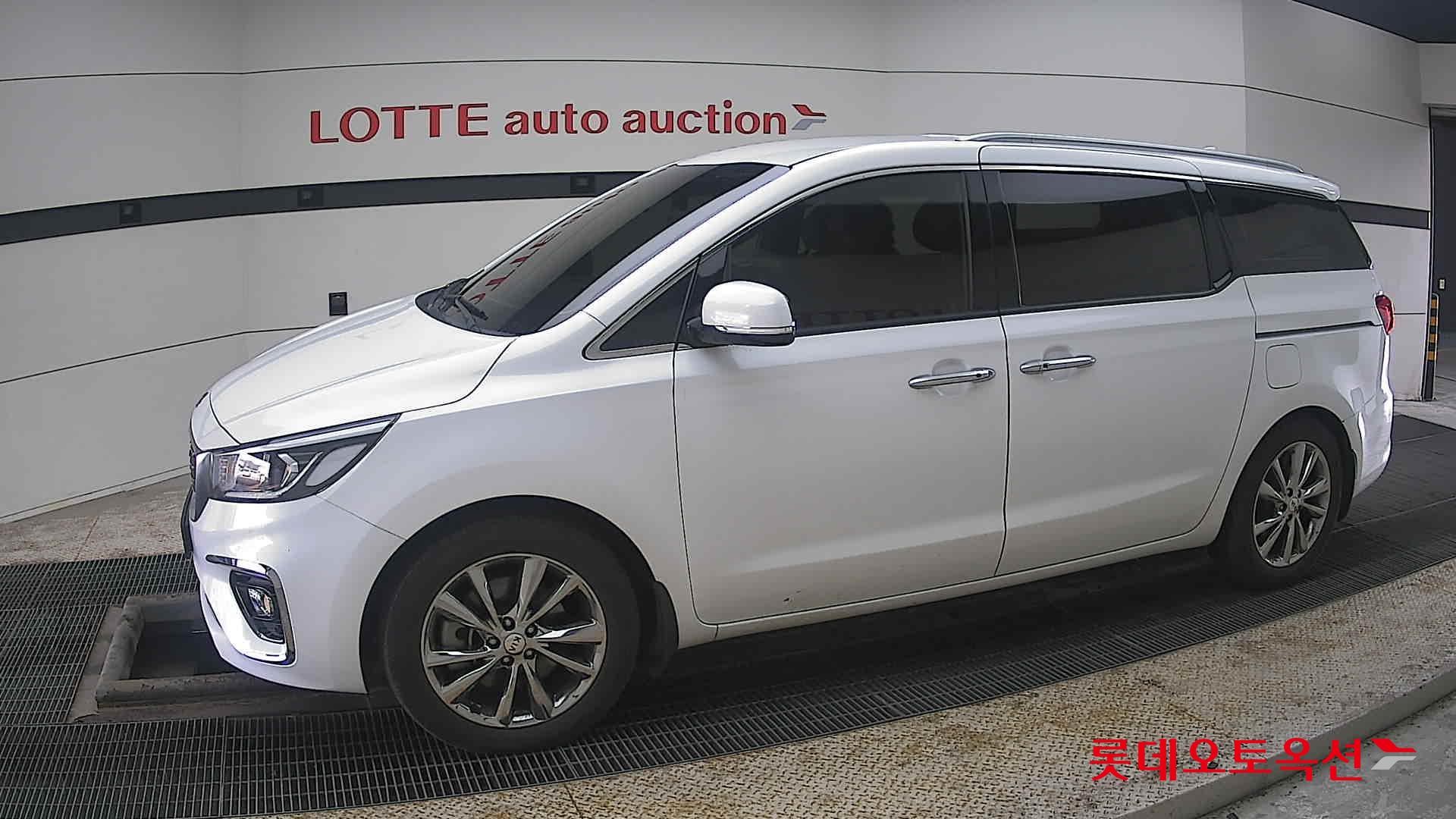 Kia New Carnival 2020 - Image 12
