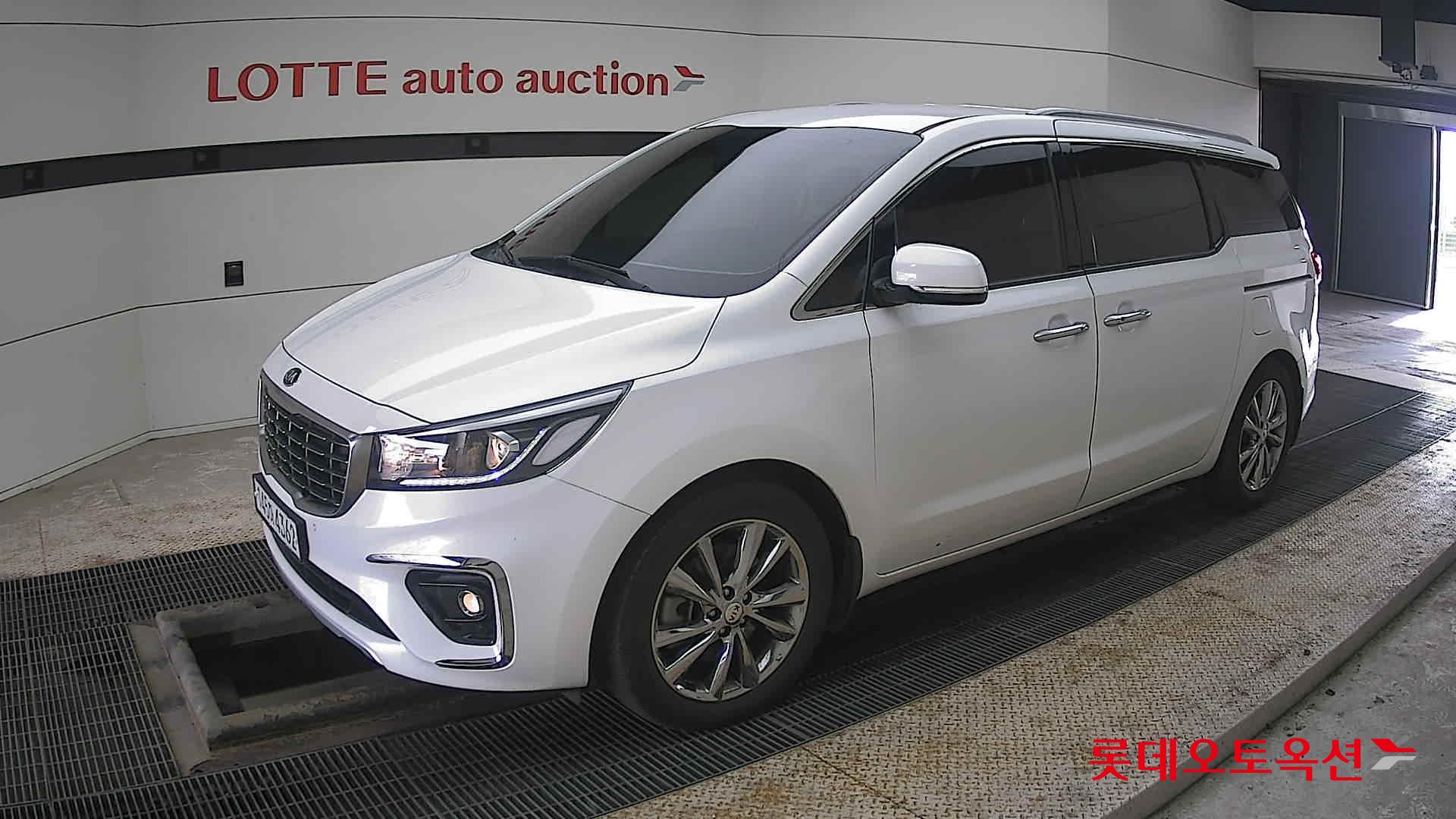 Kia New Carnival 2020 - Image 11