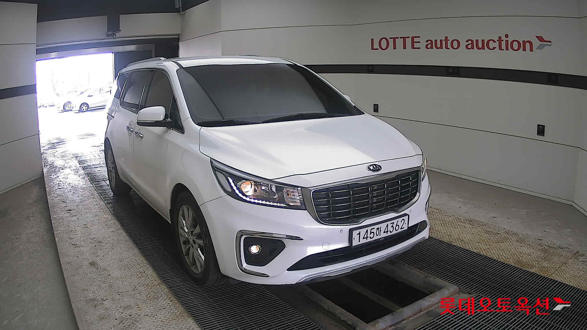 Kia New Carnival 2020 - Image 24