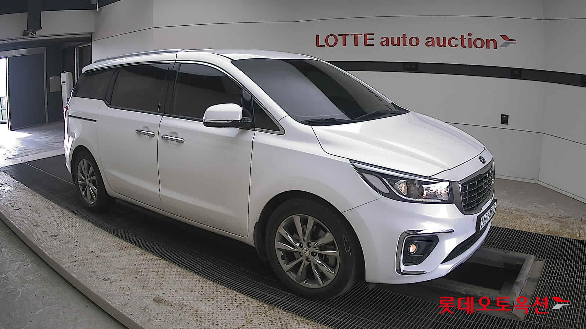 Kia New Carnival 2020 - Image 23