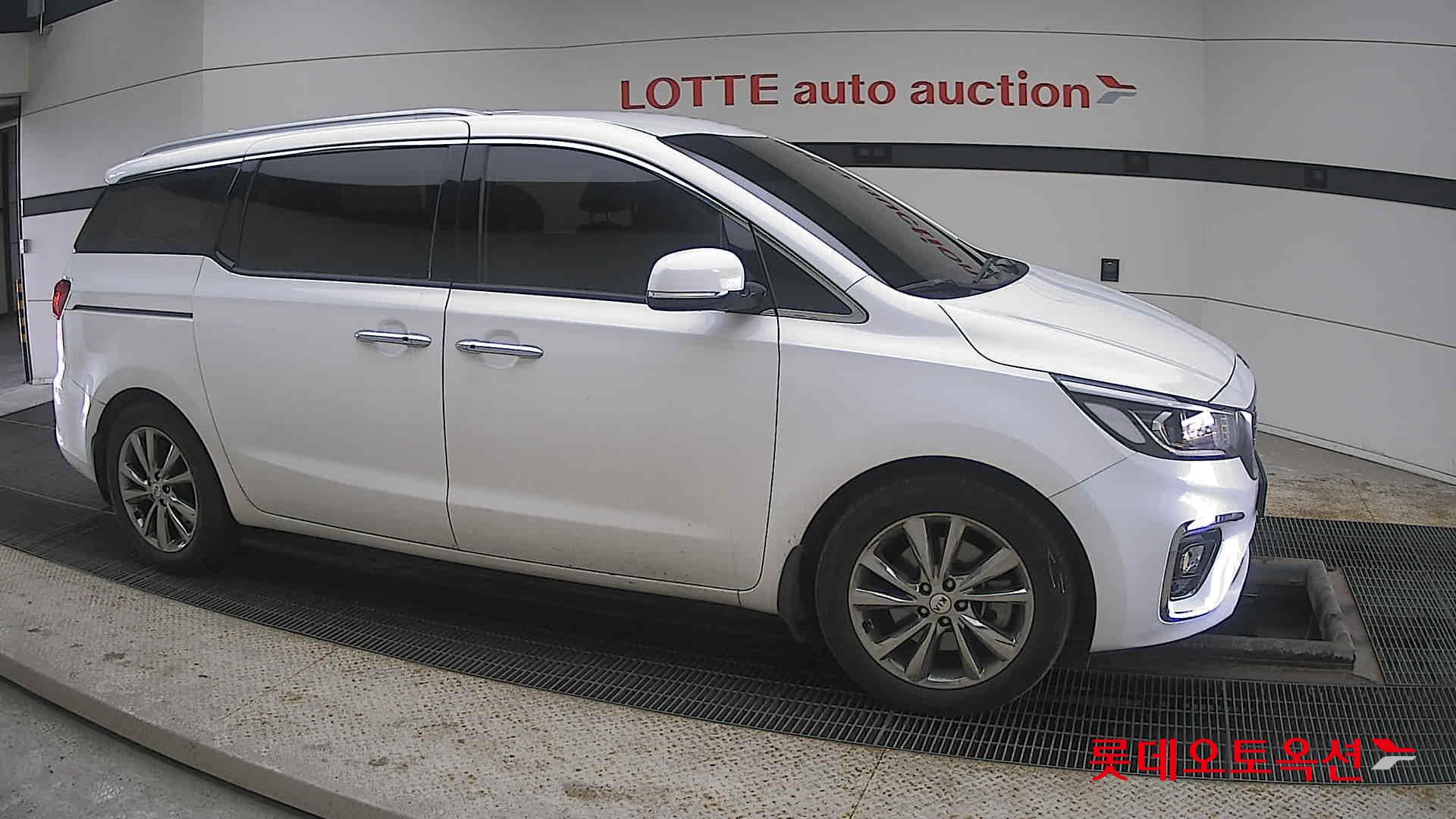 Kia New Carnival 2020 - Image 22