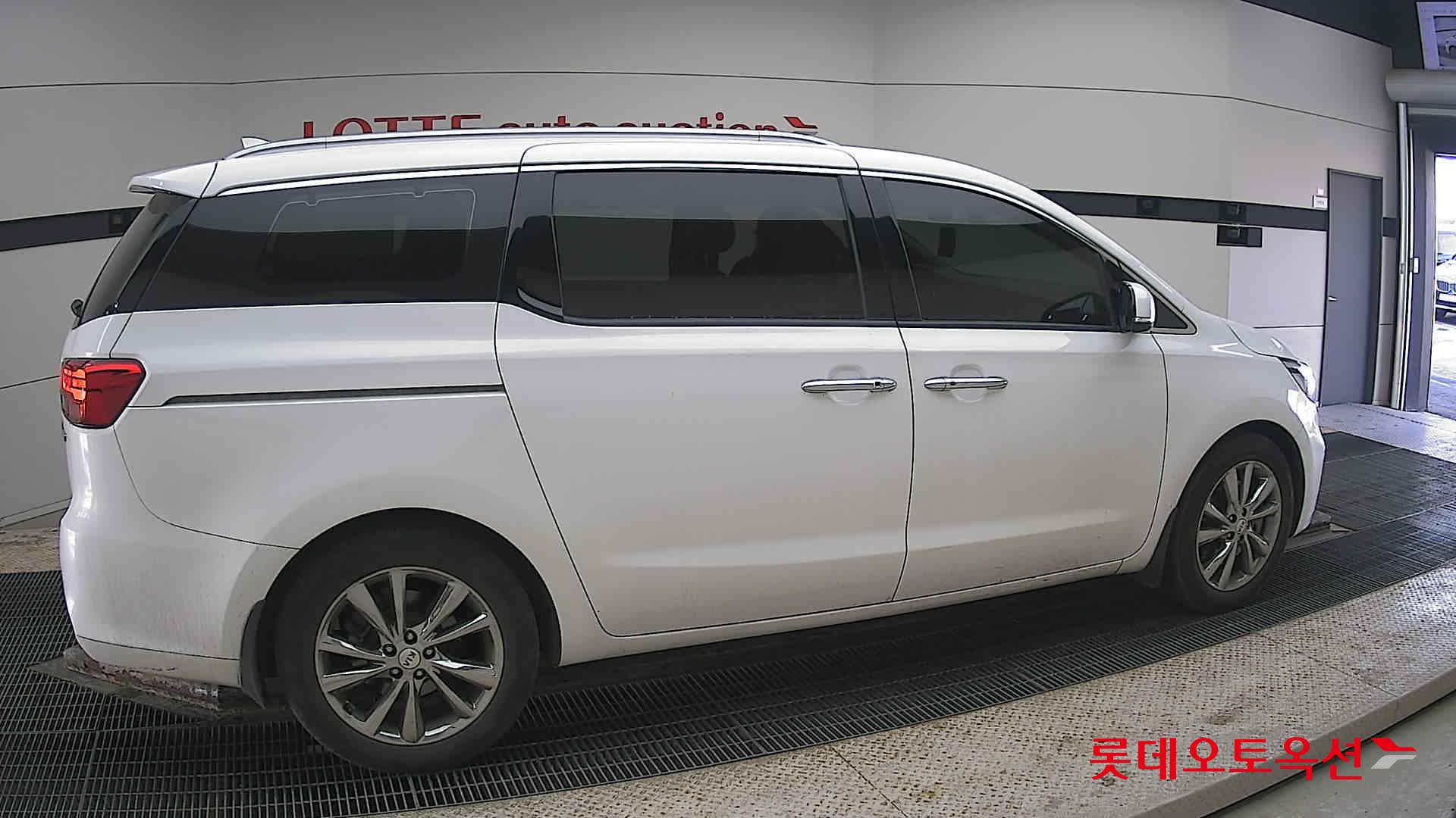 Kia New Carnival 2020 - Image 20