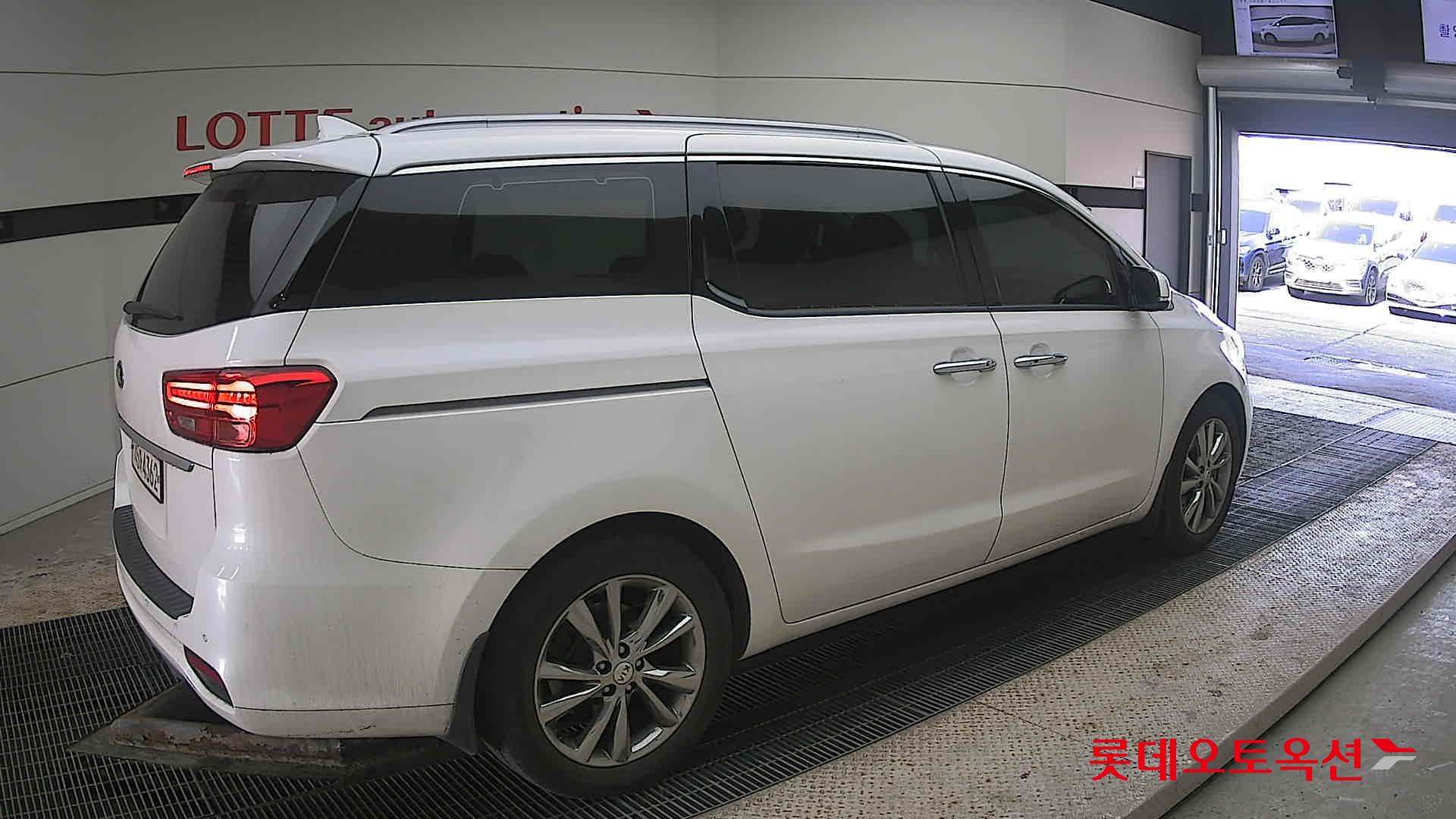 Kia New Carnival 2020 - Image 19