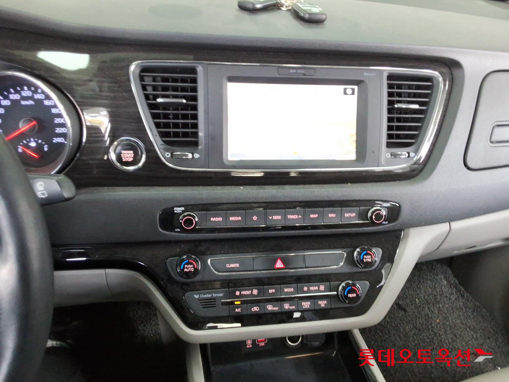 Kia New Carnival 2020 - Image 33