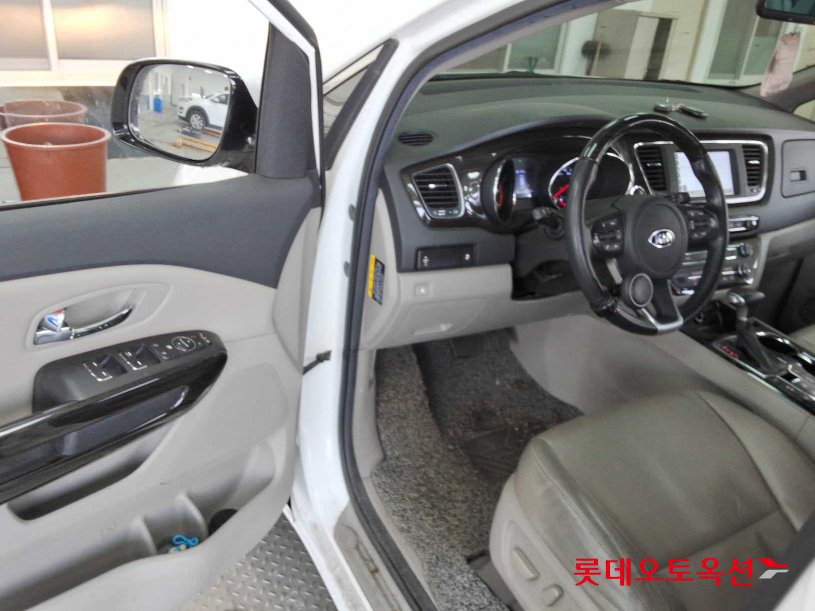 Kia New Carnival 2020 - Image 37