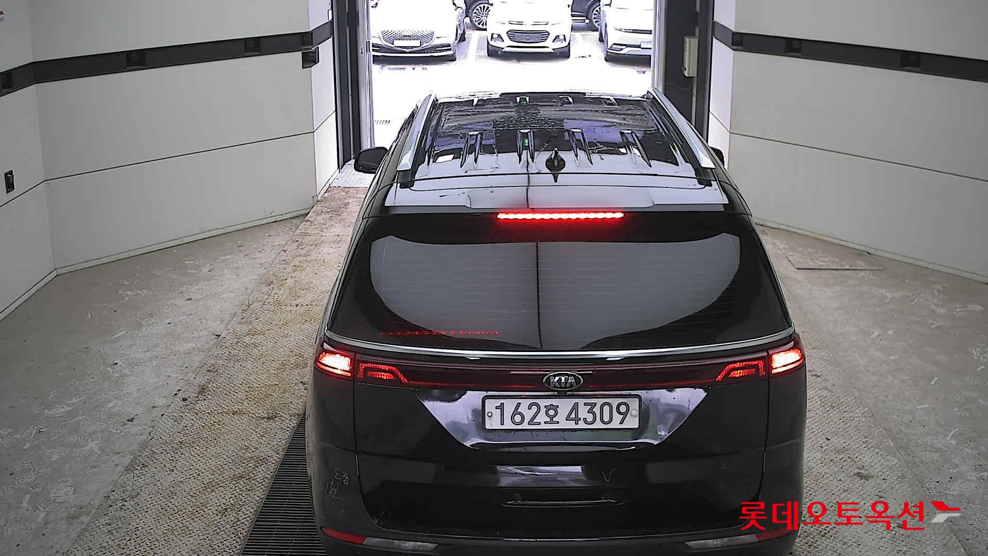 Kia Carnival 2021 - Image 17