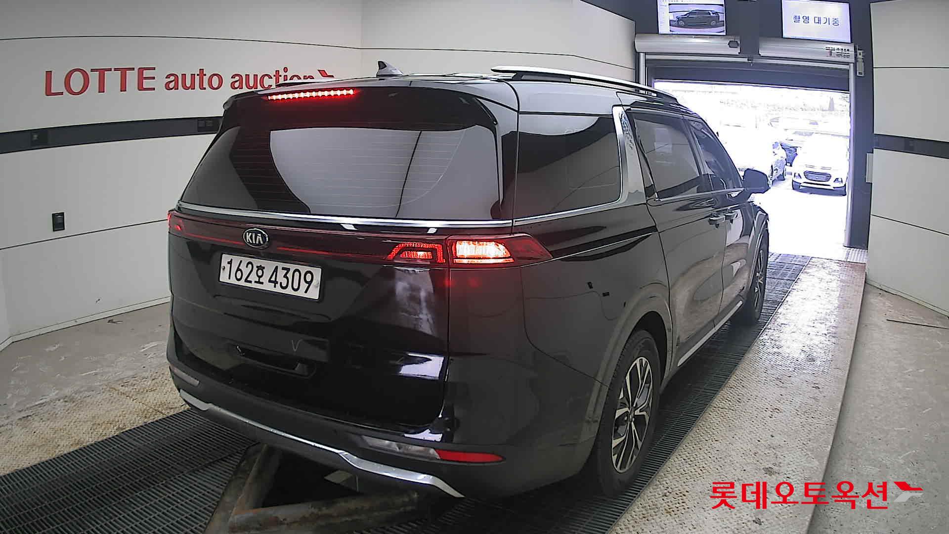 Kia Carnival 2021 - Image 18