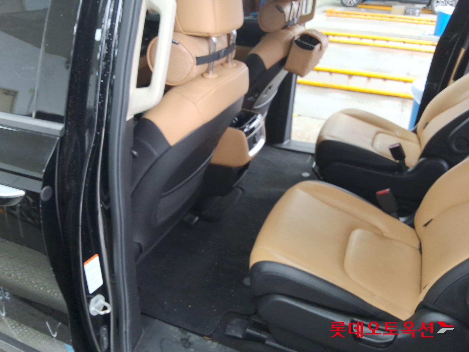 Kia Carnival 2021 - Image 37