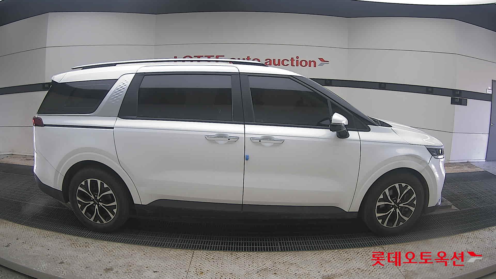Kia Carnival 2022 - Image 21