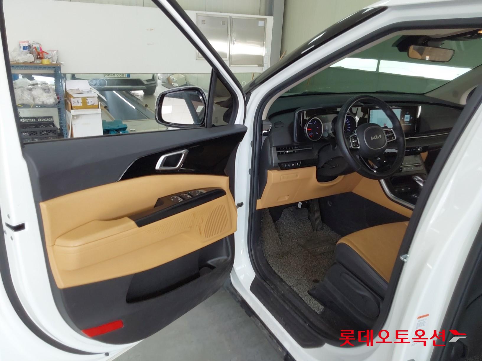 Kia Carnival 2022 - Image 35