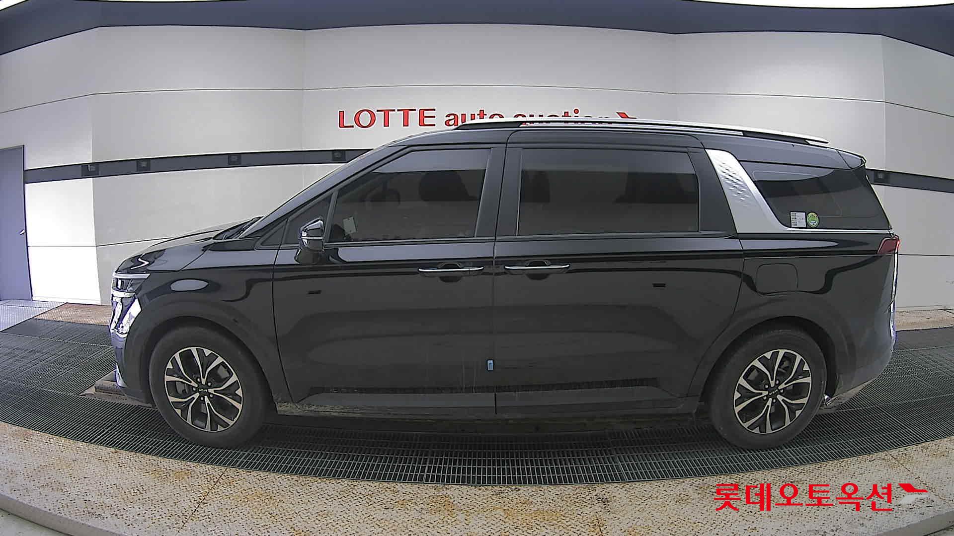 Kia Carnival 2023 - Image 13