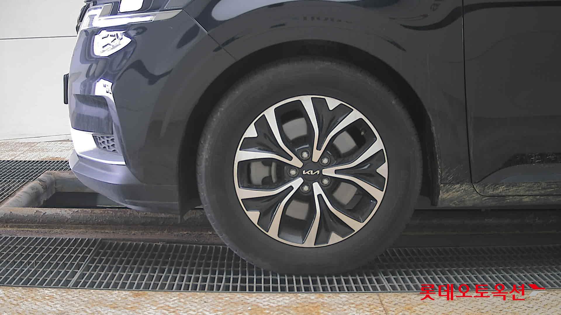 Kia Carnival 2023 - Image 25