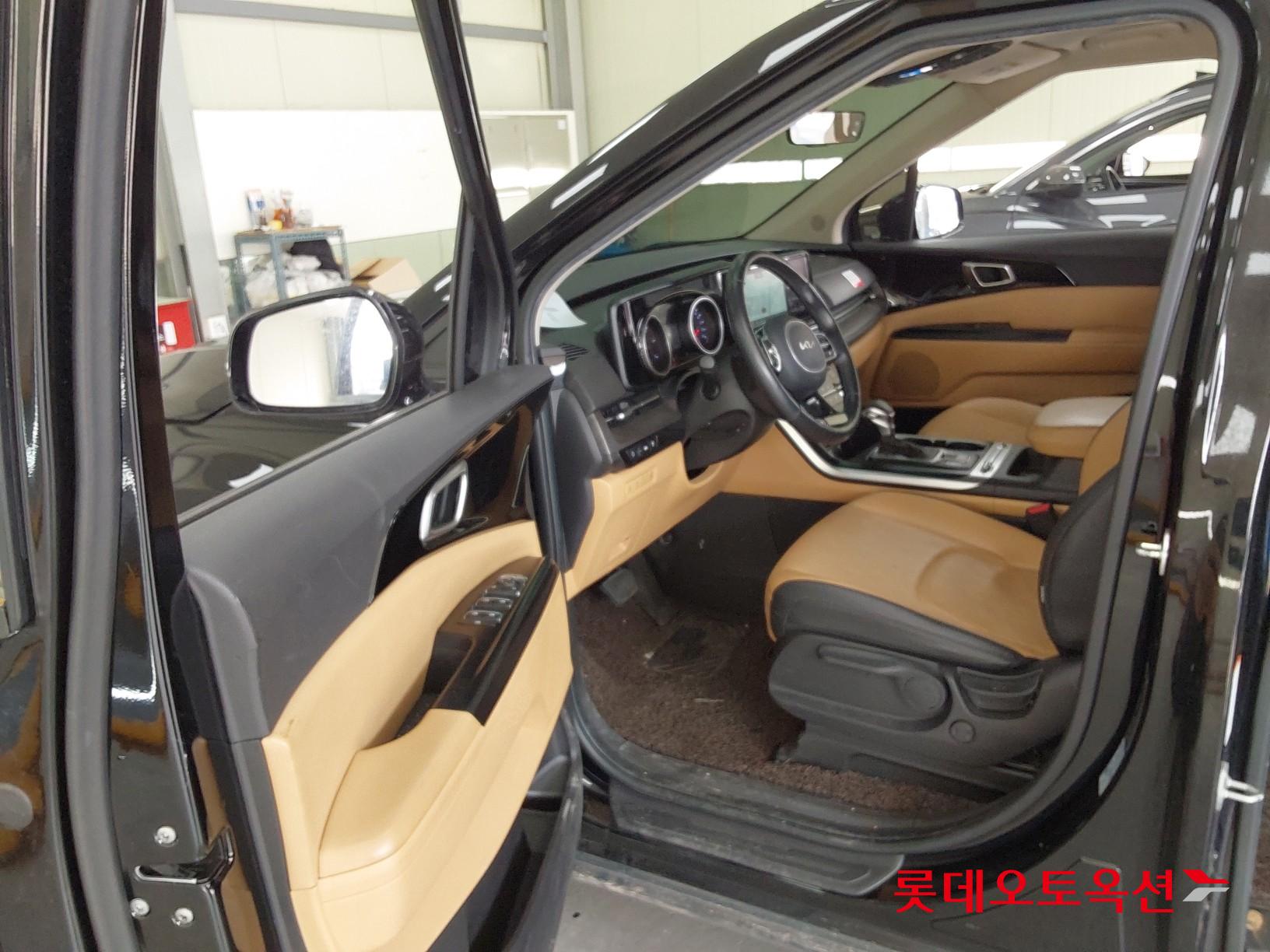 Kia Carnival 2023 - Image 37