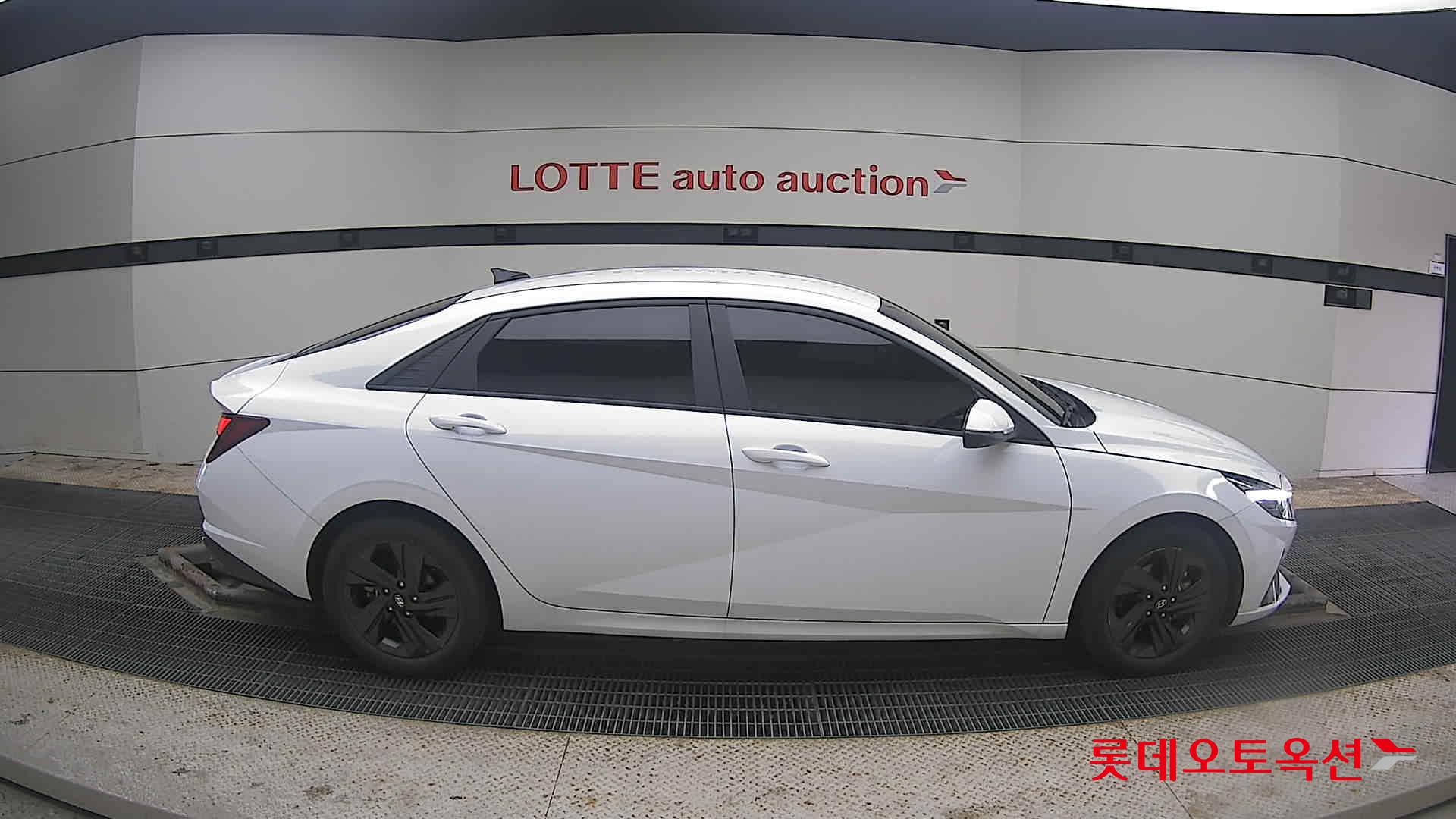 Hyundai Elantra 2023 - Image 21