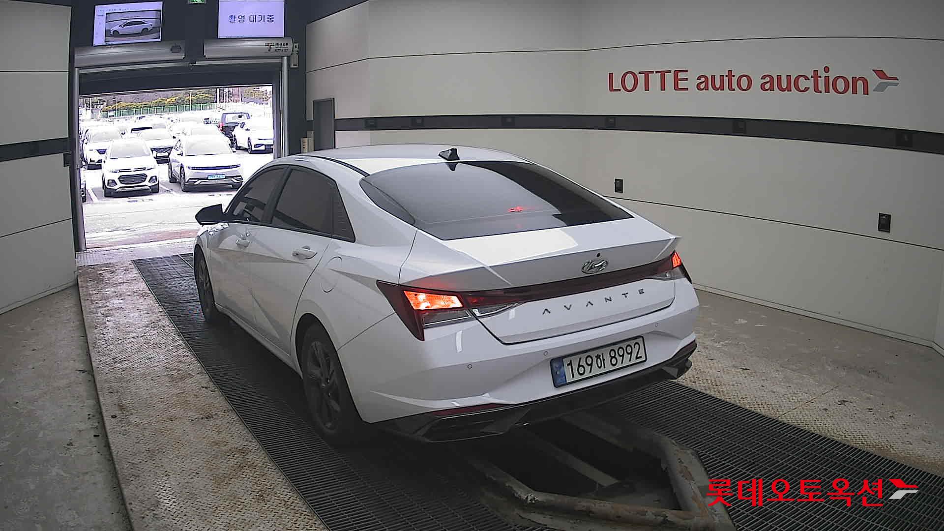 Hyundai Elantra 2023 - Image 16